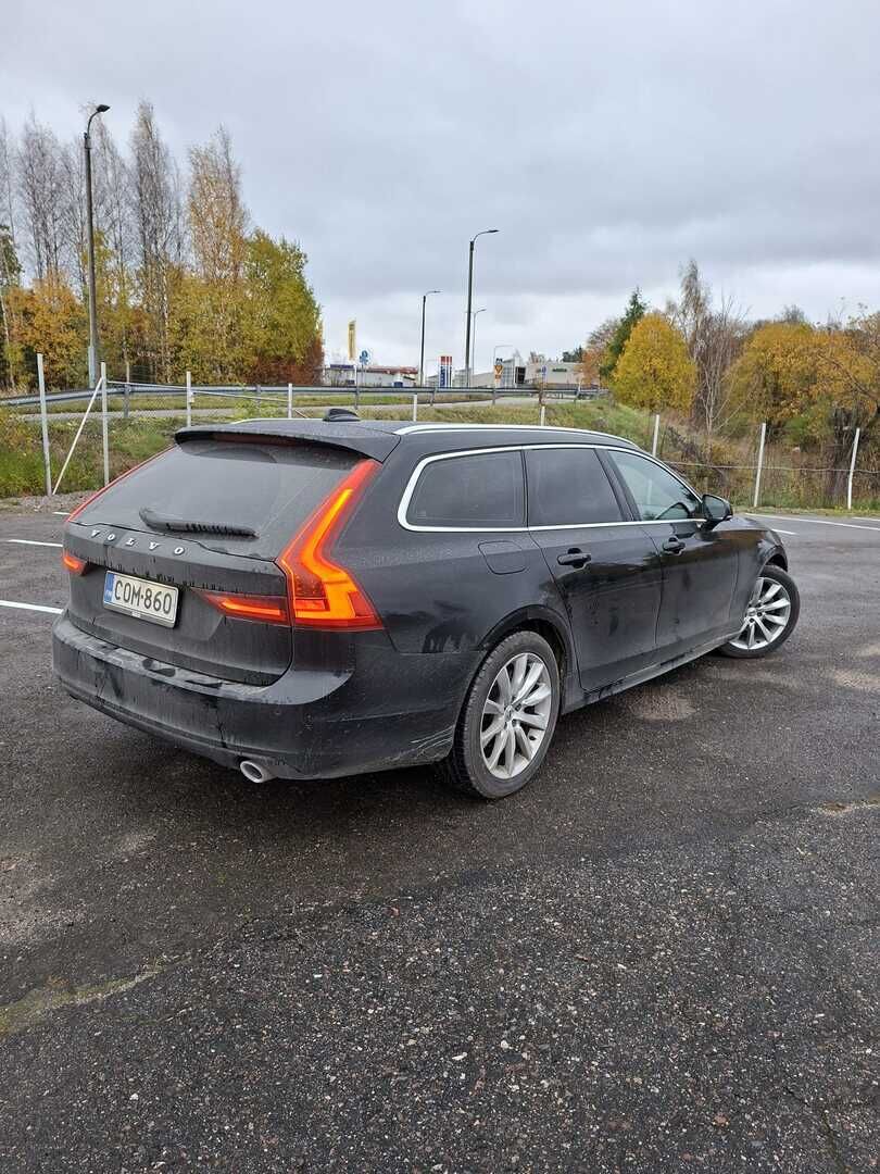 Volvo V90 2020 D3 Business aut - | ACC | Pilot assist | Beige nahkaverhoilu | Musta sisäkatto | VOC | Kahdet renkaat alumiinivanteilla |