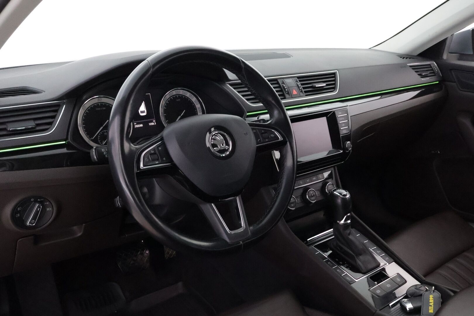 SKODA SUPERB 2016 Combi 2,0 TDI 190 4x4 L&K DSG aut * Webasto / Adapt.Vakkari / Canton / Ilmastoidut nahkapenkit / Koukku / Peruutuskamera / Lämpölasi* - Supervarusteltu / Juuri tullut Tampereelle!