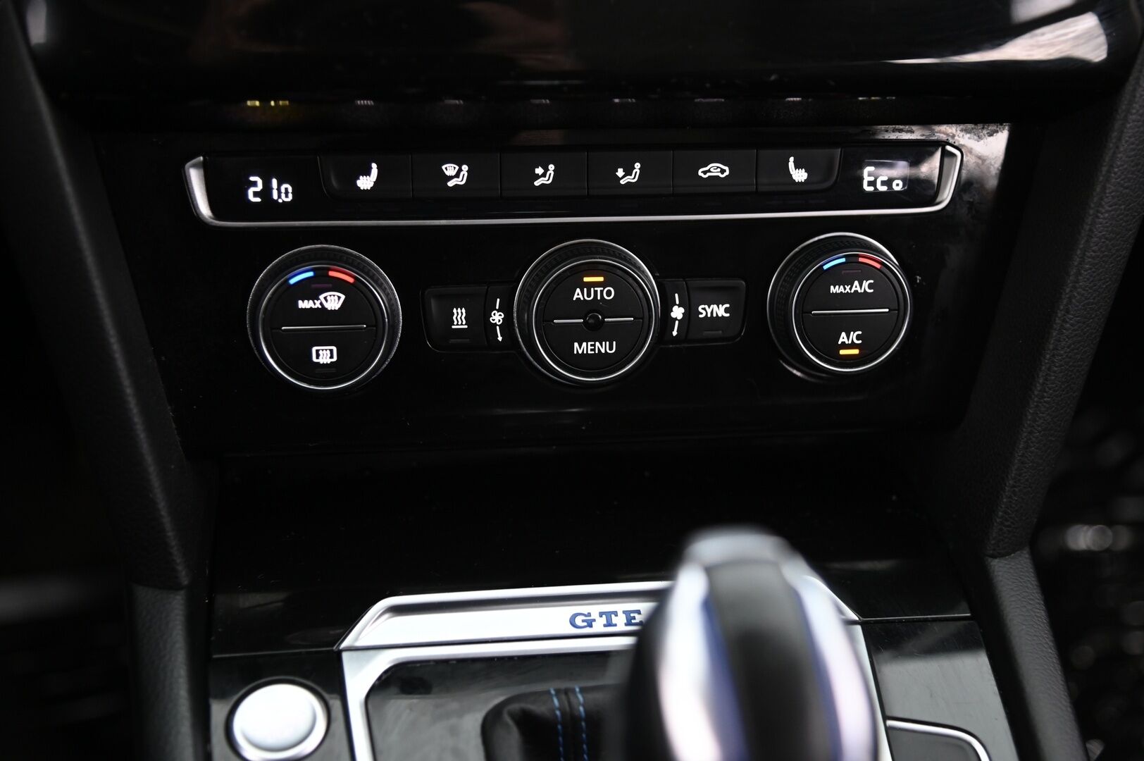 VOLKSWAGEN PASSAT 2016 Variant GTE Plug-In Hybrid *Yritysoutlet - Myydään vain yrityksille* - *Tämä auto myydään YritysOutlet -valikoimasta vain yritykselle* / *Soh 88%!*