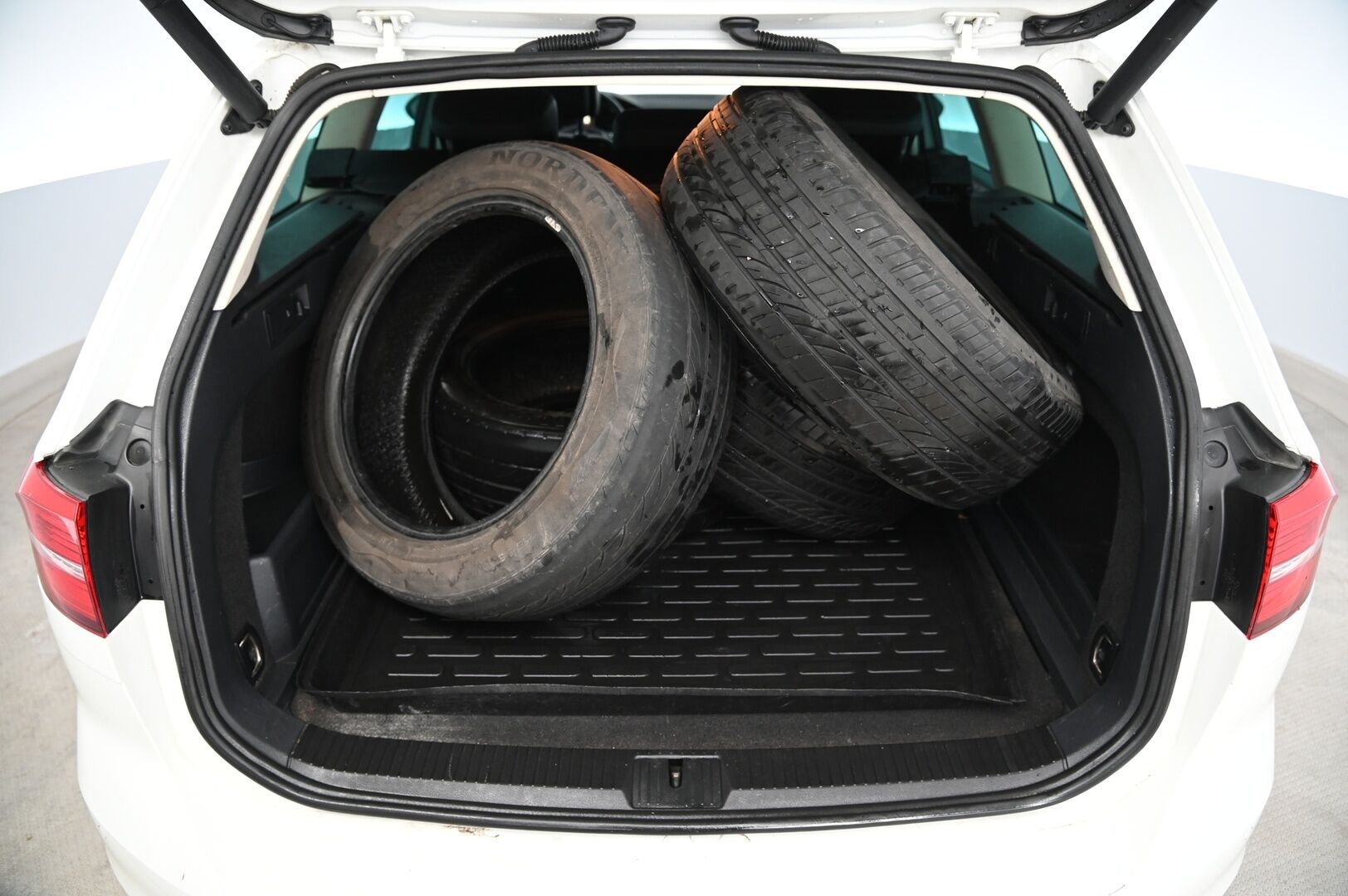 VOLKSWAGEN PASSAT 2016 Variant GTE Plug-In Hybrid *Yritysoutlet - Myydään vain yrityksille* - *Tämä auto myydään YritysOutlet -valikoimasta vain yritykselle* / *Soh 88%!*