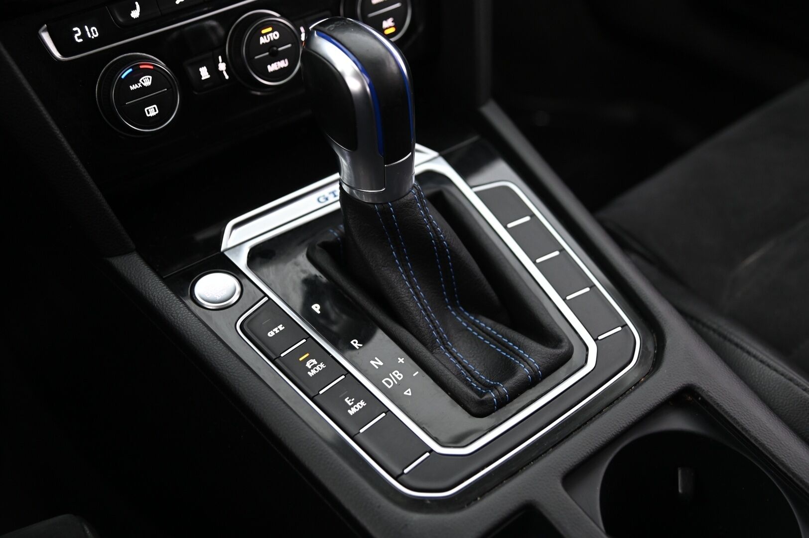 VOLKSWAGEN PASSAT 2016 Variant GTE Plug-In Hybrid *Yritysoutlet - Myydään vain yrityksille* - *Tämä auto myydään YritysOutlet -valikoimasta vain yritykselle* / *Soh 88%!*