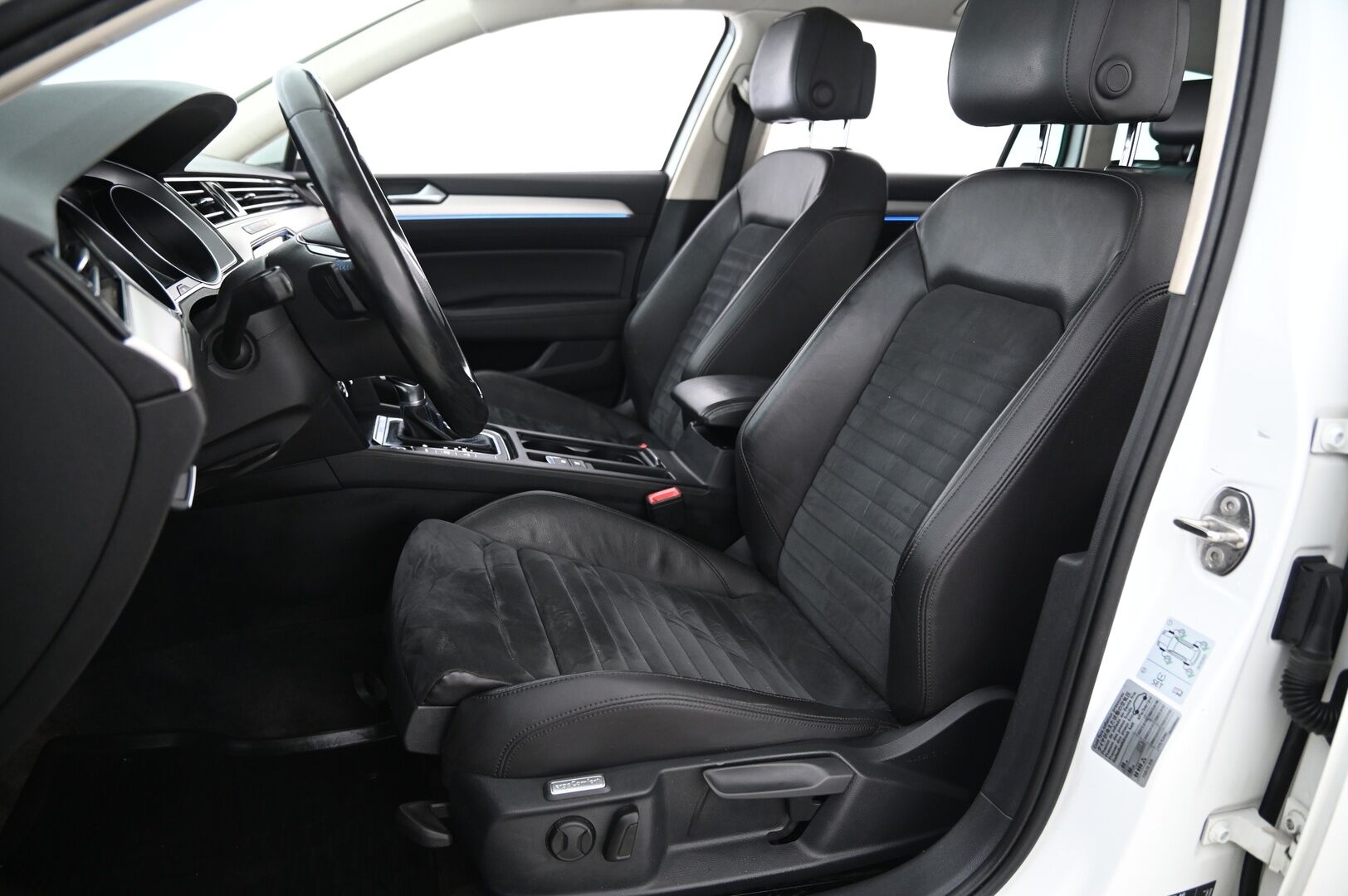 VOLKSWAGEN PASSAT 2016 Variant GTE Plug-In Hybrid *Yritysoutlet - Myydään vain yrityksille* - *Tämä auto myydään YritysOutlet -valikoimasta vain yritykselle* / *Soh 88%!*