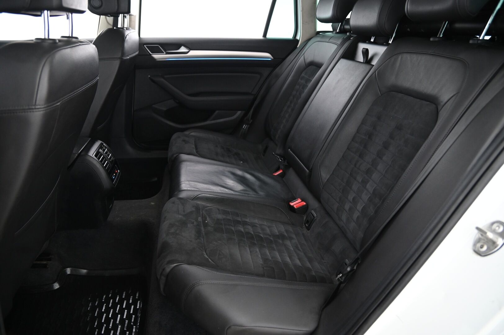 VOLKSWAGEN PASSAT 2016 Variant GTE Plug-In Hybrid *Yritysoutlet - Myydään vain yrityksille* - *Tämä auto myydään YritysOutlet -valikoimasta vain yritykselle* / *Soh 88%!*