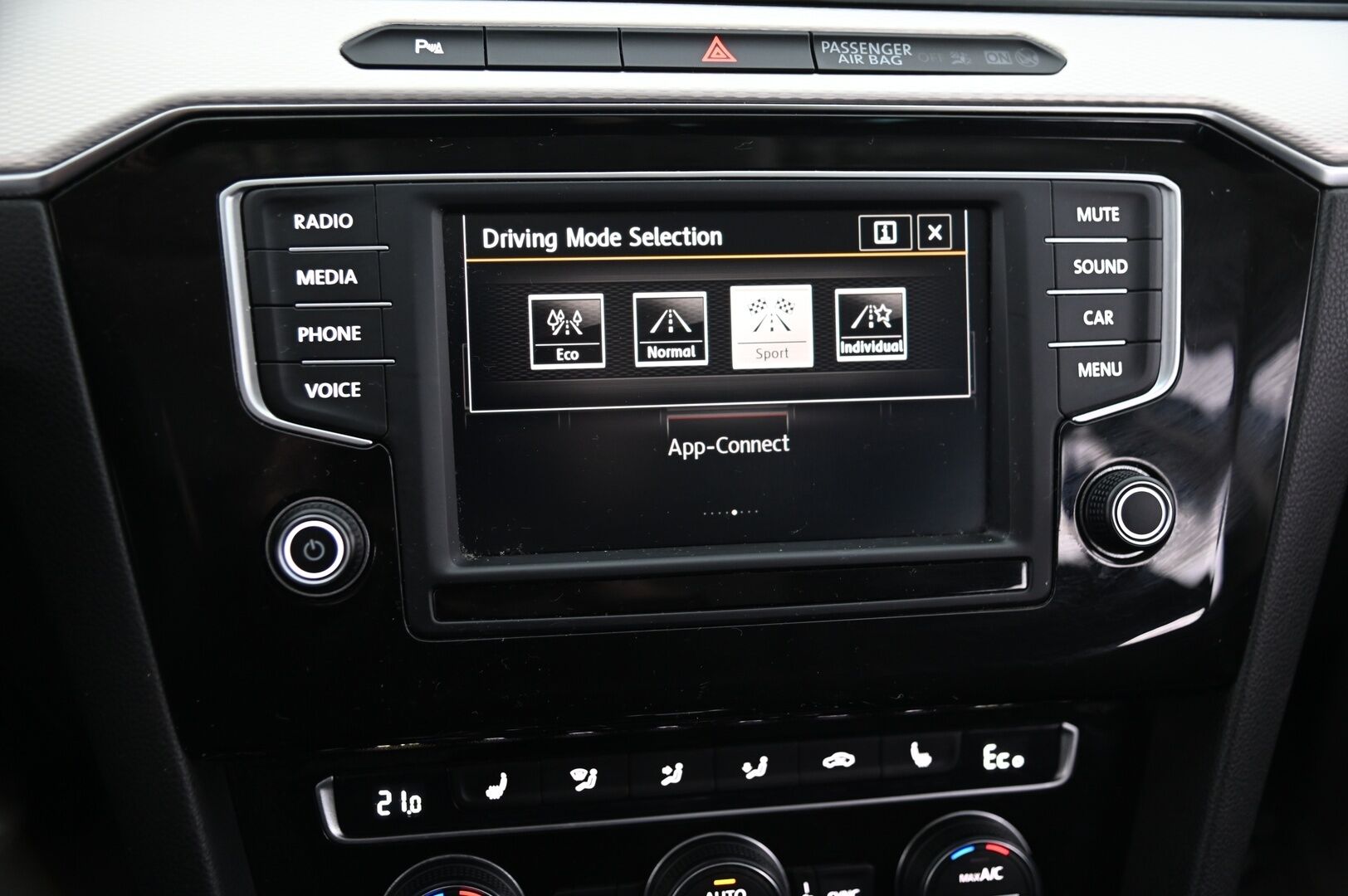 VOLKSWAGEN PASSAT 2016 Variant GTE Plug-In Hybrid *Yritysoutlet - Myydään vain yrityksille* - *Tämä auto myydään YritysOutlet -valikoimasta vain yritykselle* / *Soh 88%!*