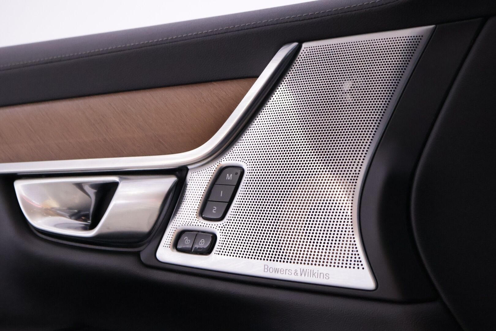 Volvo S90 2018 T8 AWD Inscription aut - | Webasto | ACC | B&W | 360 | Ilmastoidut muistipenkit | KeylessGo | Kattoluukku | LED | Koukku | 2 x Volvo alut | Upea metalliväri | Merkkihuollettu