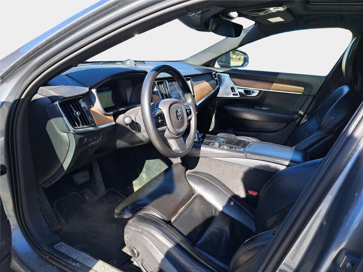 Volvo S90 2018 T8 AWD Inscription aut *Webasto / ACC / B&W / 360 / Ilmastoidut muistipenkit / KeylessGo / Kattoluukku / LED / Koukku* - 2 x Volvo alut / Upea metalliväri / Merkkihuollettu! - HULLUT AVAJAISHULINAT KORKOTARJOUS 3,29 %