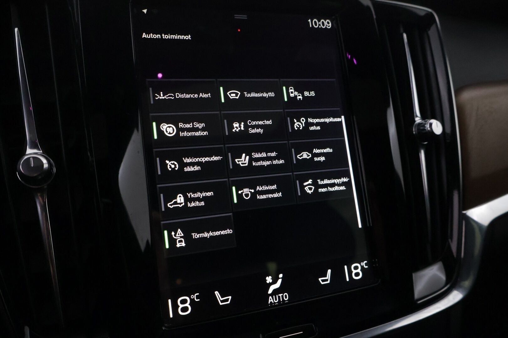 Volvo S90 2018 T8 AWD Inscription aut - | Webasto | ACC | B&W | 360 | Ilmastoidut muistipenkit | KeylessGo | Kattoluukku | LED | Koukku | 2 x Volvo alut | Upea metalliväri | Merkkihuollettu