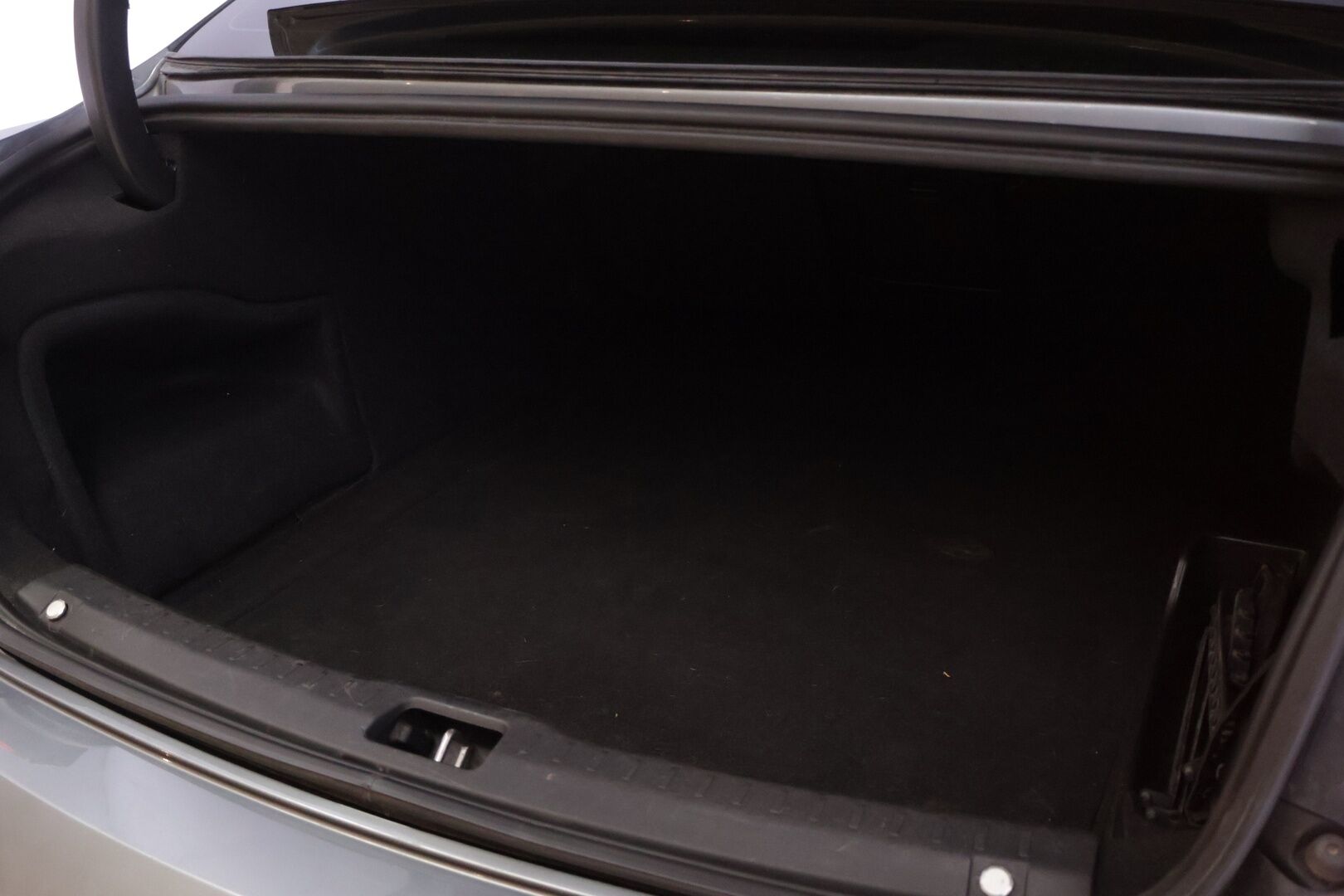 Volvo S90 2018 T8 AWD Inscription aut - | Webasto | ACC | B&W | 360 | Ilmastoidut muistipenkit | KeylessGo | Kattoluukku | LED | Koukku | 2 x Volvo alut | Upea metalliväri | Merkkihuollettu