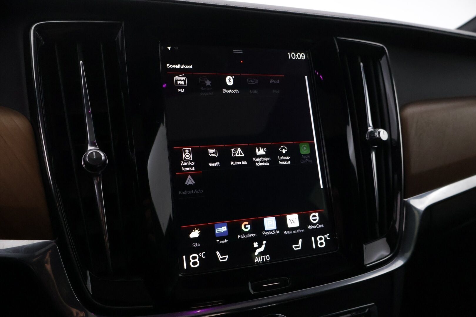 Volvo S90 2018 T8 AWD Inscription aut - | Webasto | ACC | B&W | 360 | Ilmastoidut muistipenkit | KeylessGo | Kattoluukku | LED | Koukku | 2 x Volvo alut | Upea metalliväri | Merkkihuollettu