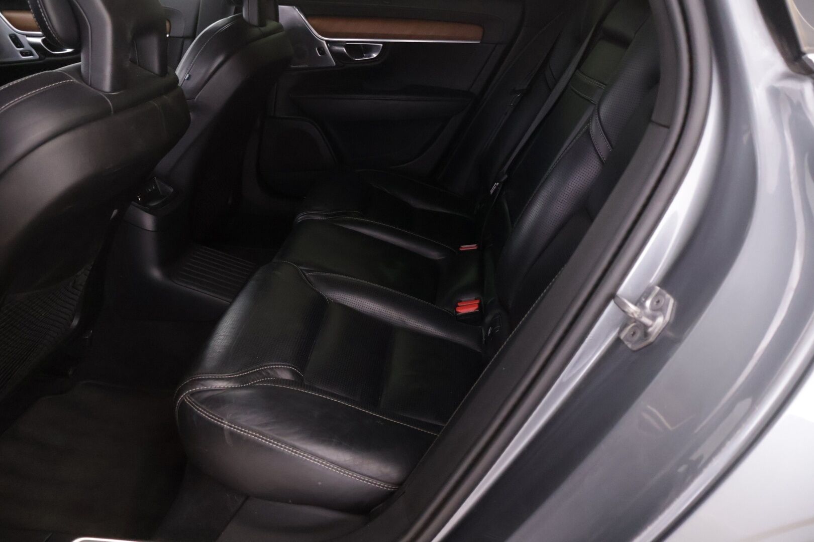 Volvo S90 2018 T8 AWD Inscription aut - | Webasto | ACC | B&W | 360 | Ilmastoidut muistipenkit | KeylessGo | Kattoluukku | LED | Koukku | 2 x Volvo alut | Upea metalliväri | Merkkihuollettu