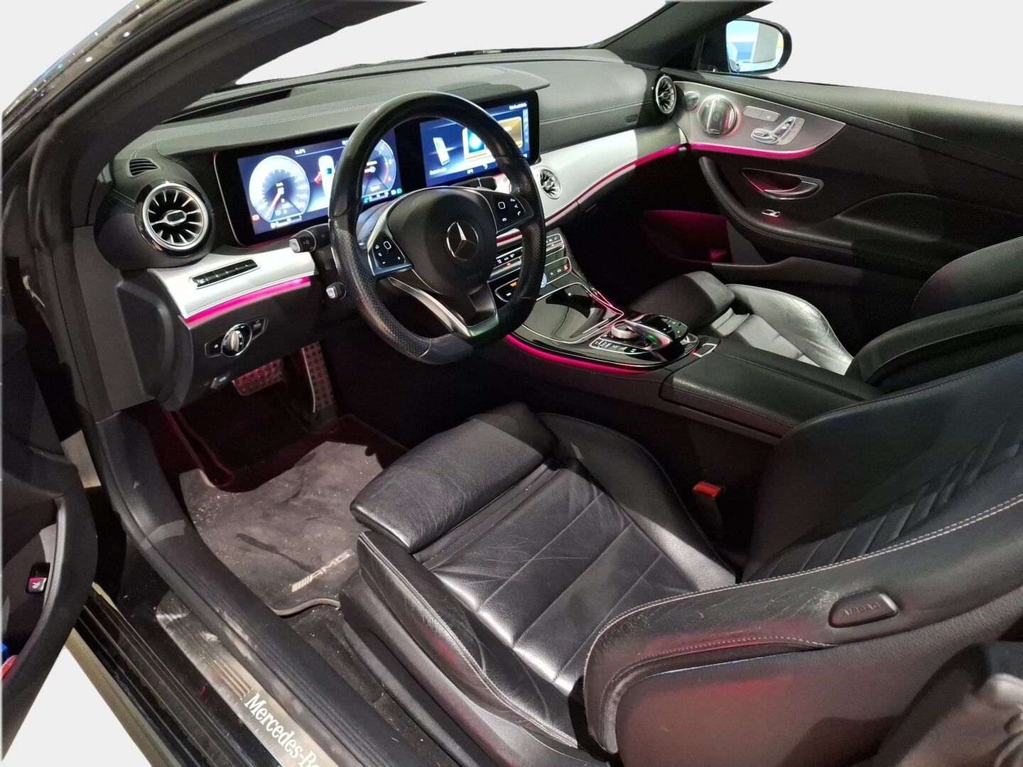 Mercedes-Benz E 2017 220 d Coupé AMG *Widescreen / Burmester / Webasto / 360 / Hierovat muistinahat / HUD / BLIS / Panorama / KeyLessGo* - Supervarusteilla siistikuntoinen ja hyvin huollettu Coupe 20'' Vossen- sekä 19'' AMG vanteilla - HULLUT AVAJAISHULINAT KORKOTARJOUS 3,29 %