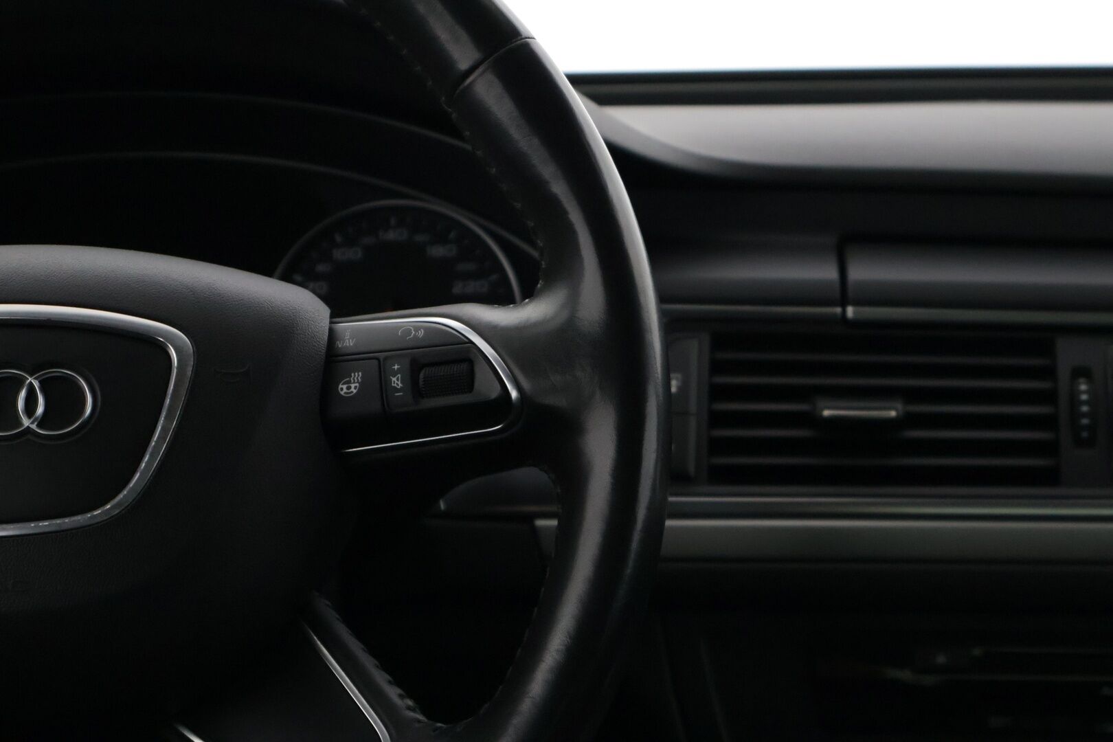 Audi A6 2011 Sedan 3,0 V6 TDI 150 kW quattro S tronic Start-Stop* Soft-close / Muistipenkki / Tutkat / Ratinlämmitin * - Näyttävä Quattro kunnon moottorilla! / Juuri huollettu *
