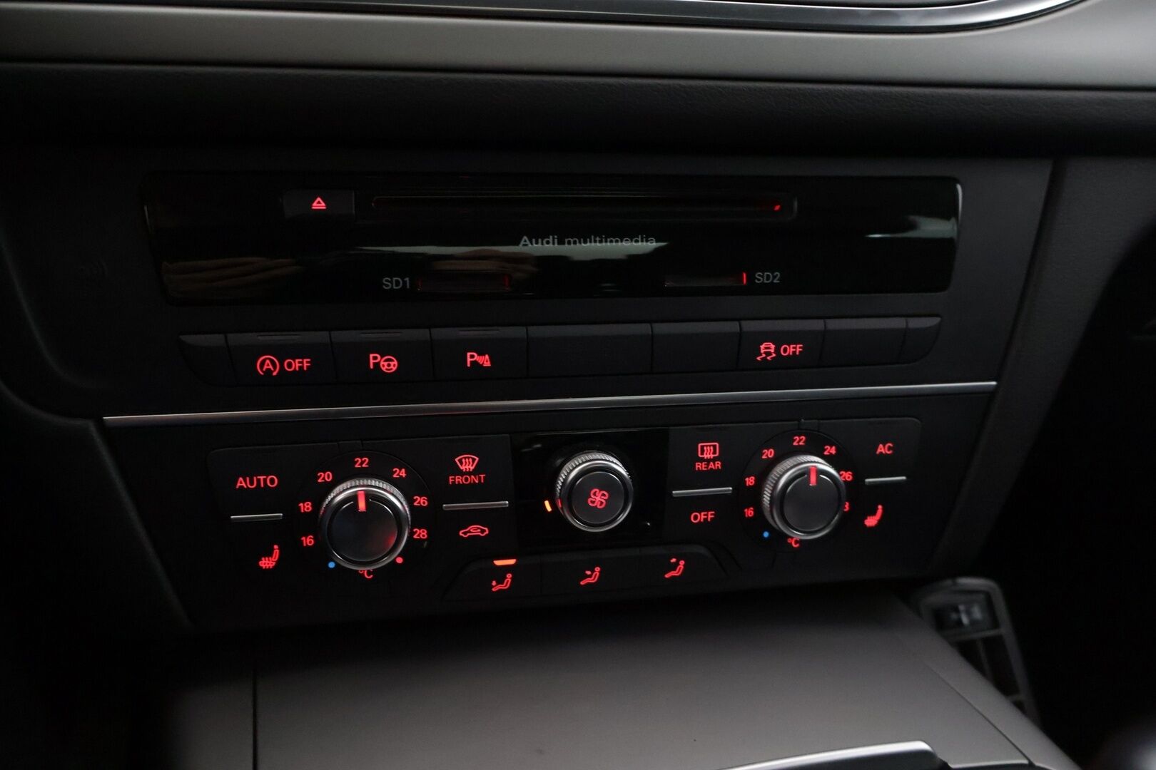 Audi A6 2011 Sedan 3,0 V6 TDI 150 kW quattro S tronic Start-Stop* Soft-close / Muistipenkki / Tutkat / Ratinlämmitin * - Näyttävä Quattro kunnon moottorilla! / Juuri huollettu *