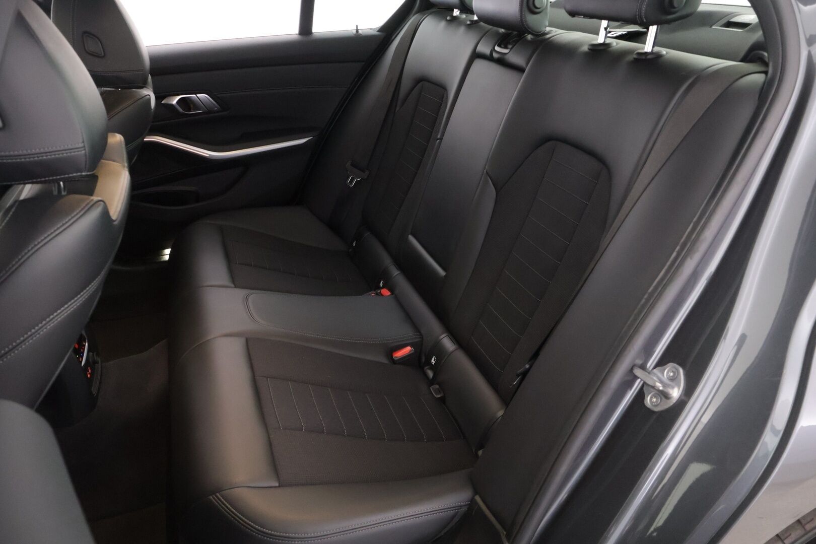 BMW 320 2020 G20 Sedan 320i A Business Sport *Suomi-auto / HiFi / Sporttipenkit / LED / Vakkari* - Näyttävä SportLine BMW