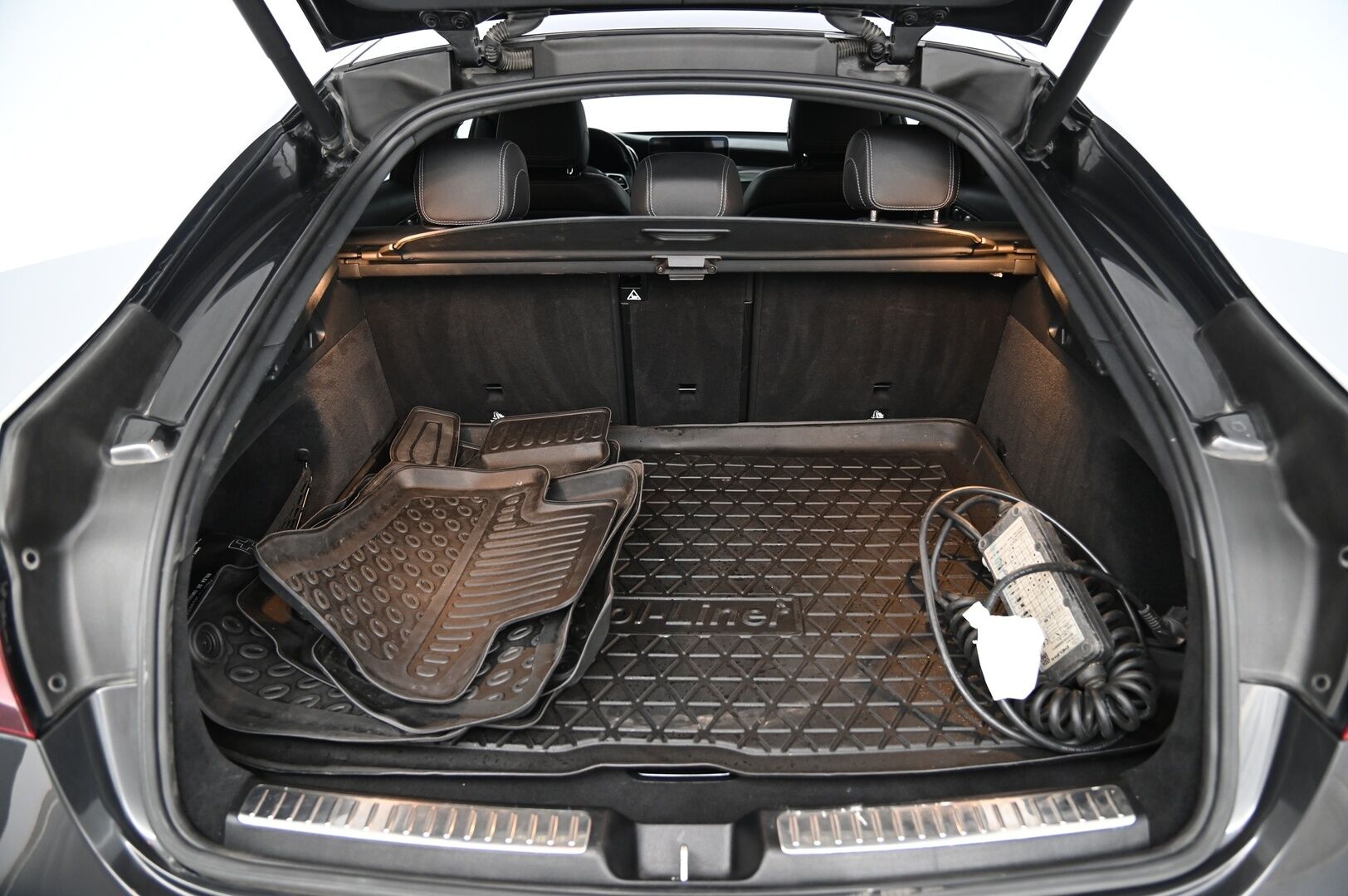 Mercedes-Benz GLC 2020 300 e 4MATIC A Business Coupé EQ Power *Burmester / Lasikattoluukku / Vetokoukku / 360 kamera* - 3,99 % KORKOTARJOUS TÄHÄN AUTOON - *Suomi-auto / 2x renkaat ja vanteet / Näyttävä*