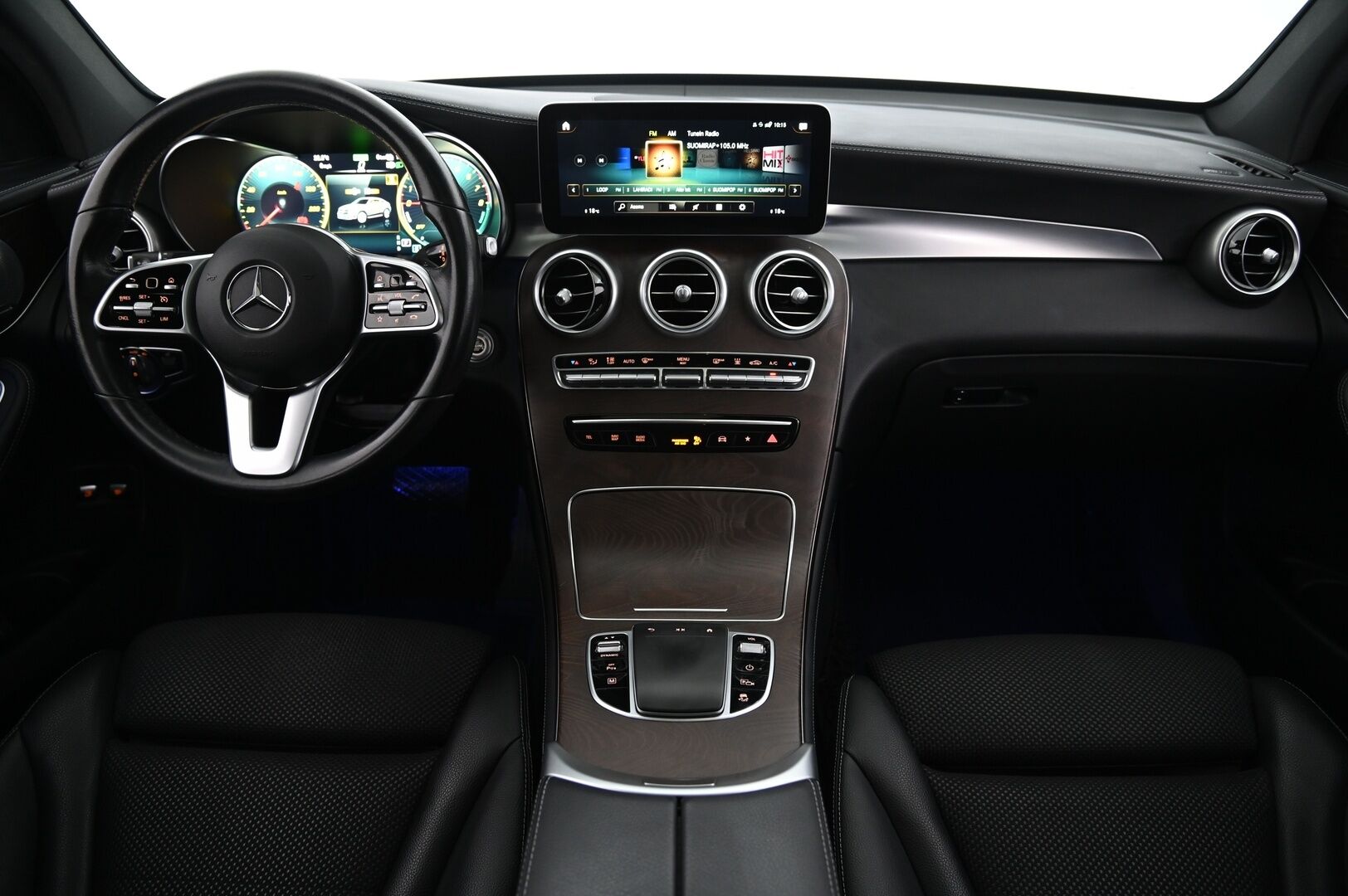 Mercedes-Benz GLC 2020 300 e 4MATIC A Business Coupé EQ Power *Burmester / Lasikattoluukku / Vetokoukku / 360 kamera* - 3,99 % KORKOTARJOUS TÄHÄN AUTOON - *Suomi-auto / 2x renkaat ja vanteet / Näyttävä*