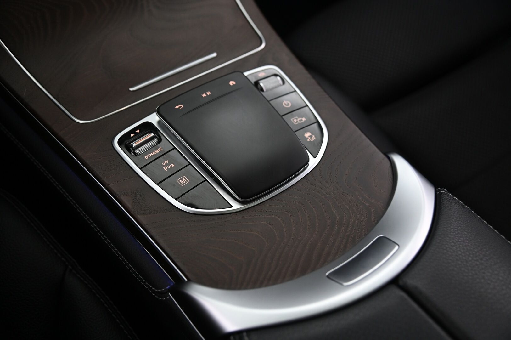 Mercedes-Benz GLC 2020 300 e 4MATIC A Business Coupé EQ Power *Burmester / Lasikattoluukku / Vetokoukku / 360 kamera* - 3,99 % KORKOTARJOUS TÄHÄN AUTOON - *Suomi-auto / 2x renkaat ja vanteet / Näyttävä*