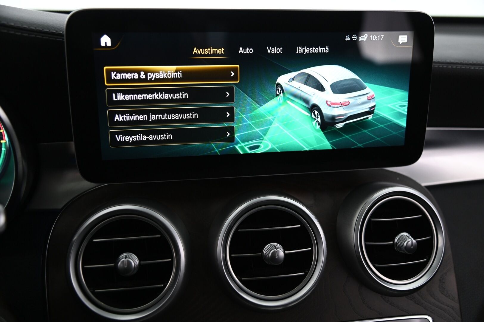 Mercedes-Benz GLC 2020 300 e 4MATIC A Business Coupé EQ Power *Burmester / Lasikattoluukku / Vetokoukku / 360 kamera* - 3,99 % KORKOTARJOUS TÄHÄN AUTOON - *Suomi-auto / 2x renkaat ja vanteet / Näyttävä*