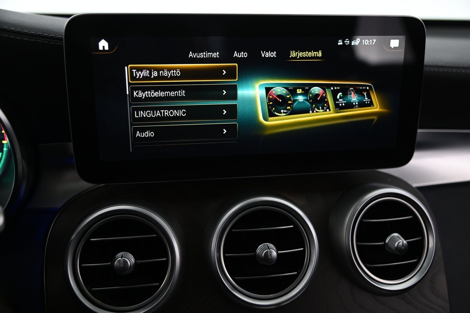 Mercedes-Benz GLC 2020 300 e 4MATIC A Business Coupé EQ Power *Burmester / Lasikattoluukku / Vetokoukku / 360 kamera* - 3,99 % KORKOTARJOUS TÄHÄN AUTOON - *Suomi-auto / 2x renkaat ja vanteet / Näyttävä*