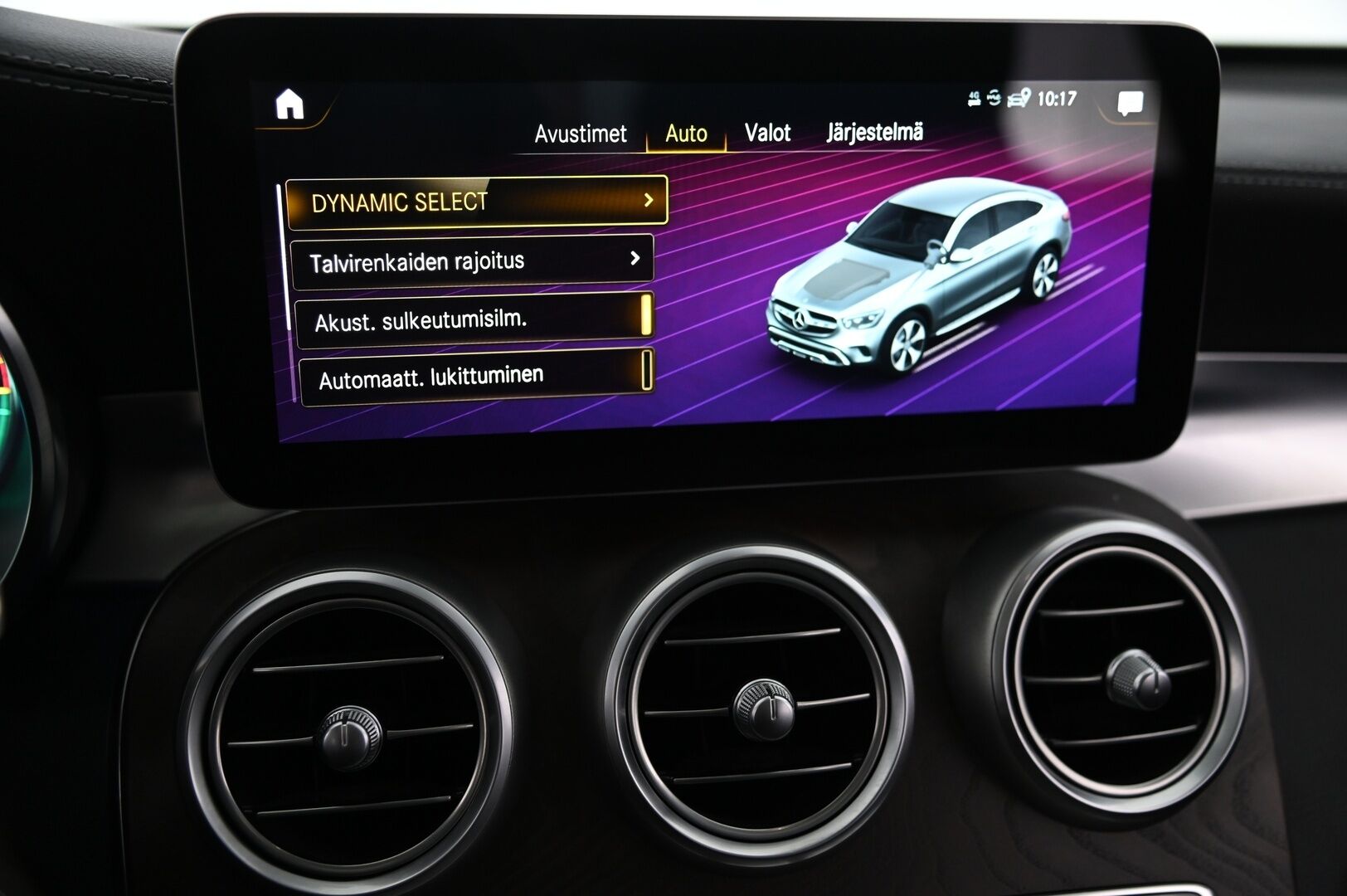 Mercedes-Benz GLC 2020 300 e 4MATIC A Business Coupé EQ Power *Burmester / Lasikattoluukku / Vetokoukku / 360 kamera* - 3,99 % KORKOTARJOUS TÄHÄN AUTOON - *Suomi-auto / 2x renkaat ja vanteet / Näyttävä*