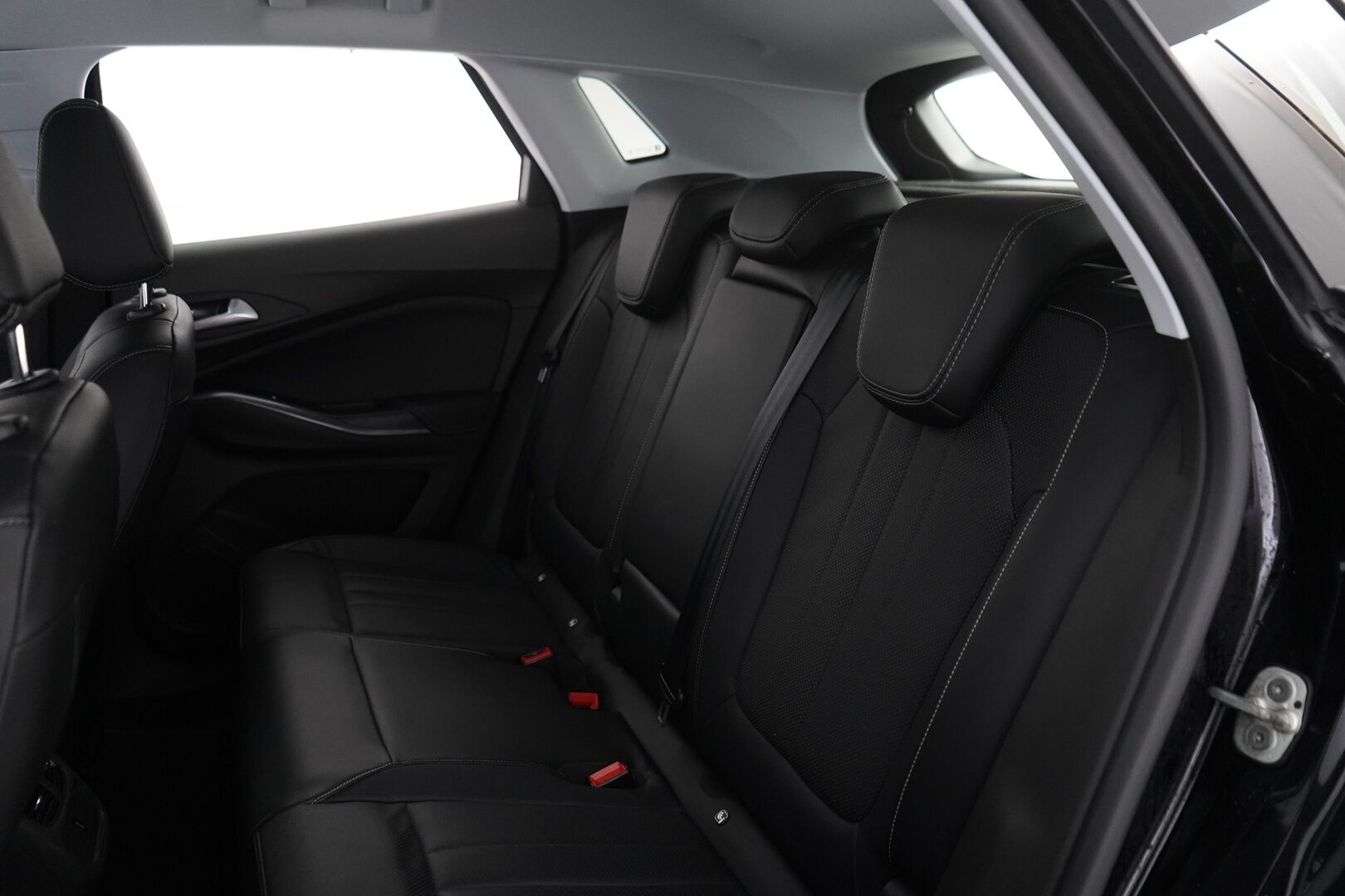 Opel Grandland X 2020 PHEV Executive 300 Turbo A8 AWD *Vakkari / 360 Kamera / Ilmastoidut penkit / S.Luukku / Carplay / Keyless / Blis* - KATSO KAMPANJAHINTA! / Suomi-auto / Juuri huollettu / Kahdet vanteet / Säännöllinen huoltohistoria - HULLUT JOULUT KORKOTARJOUS 2,49% 