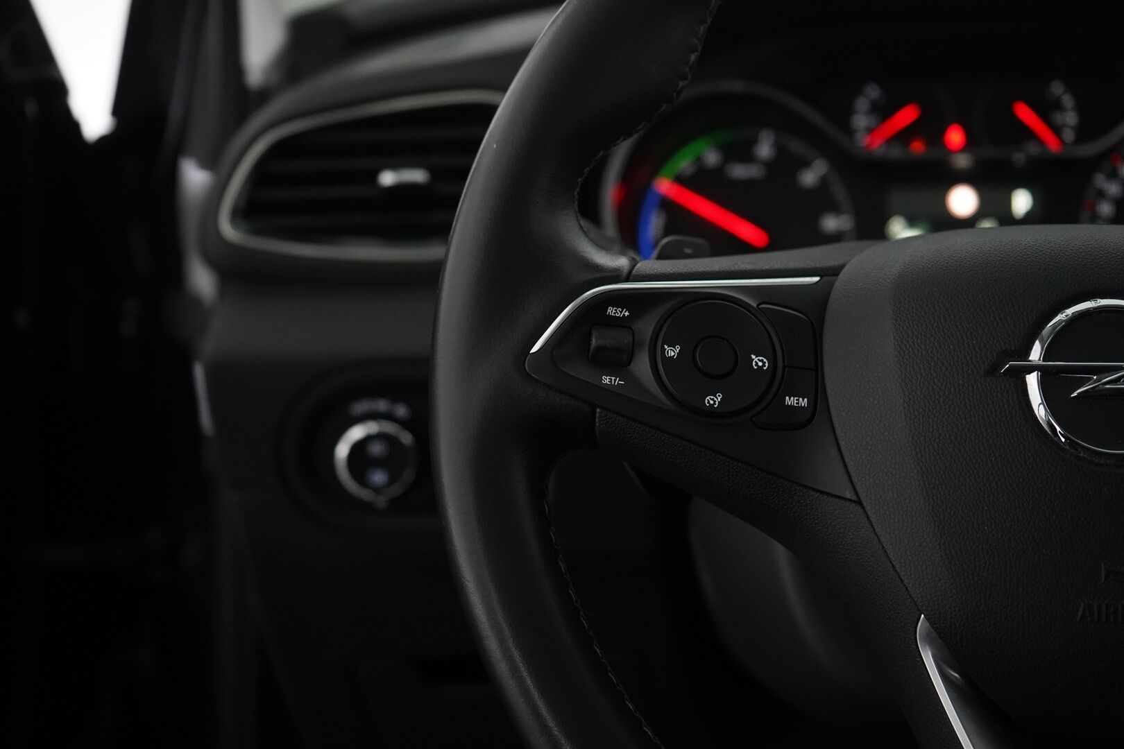 Opel Grandland X 2020 PHEV Executive 300 Turbo A8 AWD *Vakkari / 360 Kamera / Ilmastoidut penkit / S.Luukku / Carplay / Keyless / Blis* - Suomi-auto / Juuri huollettu / Kahdet vanteet / Säännöllinen huoltohistoria