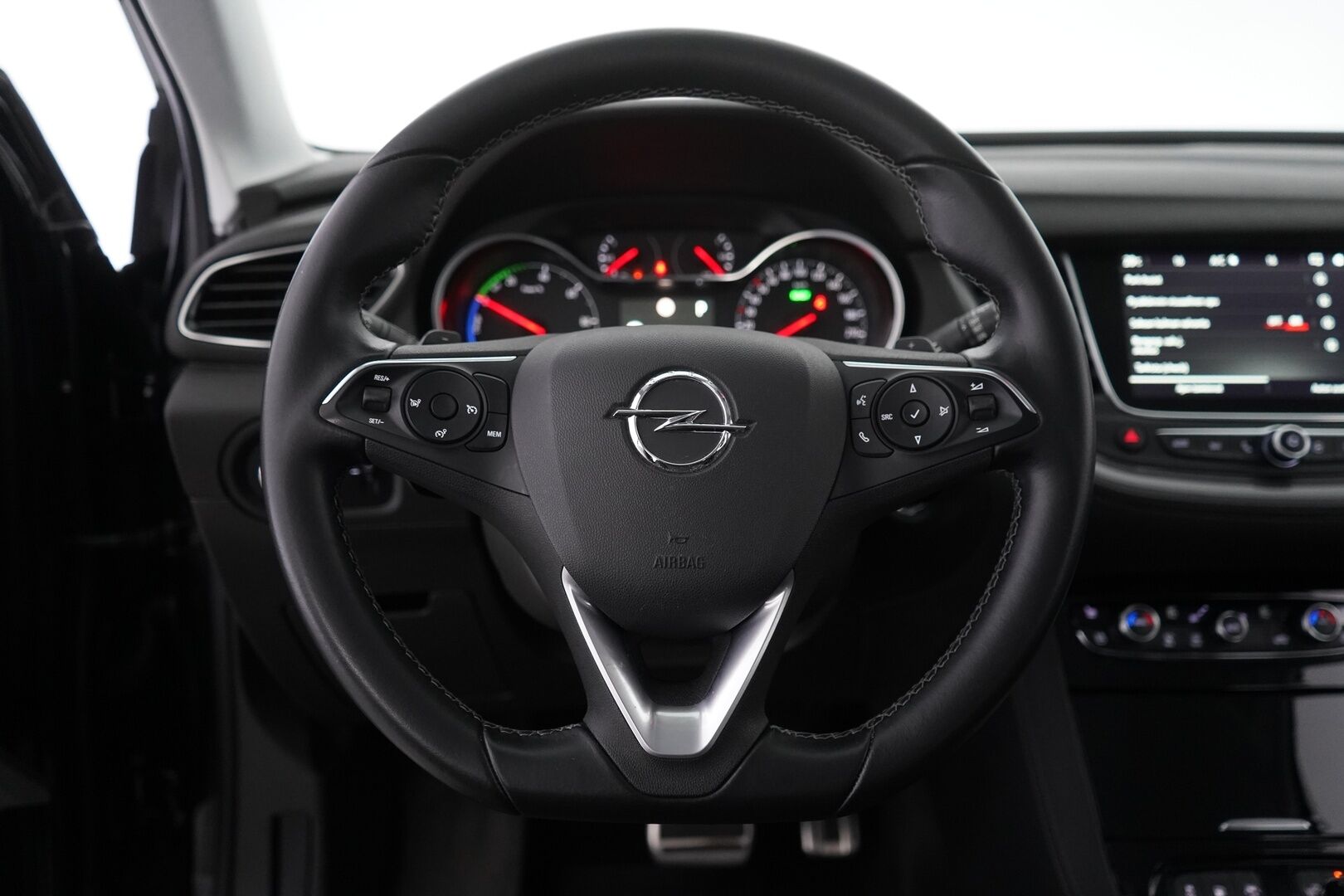 Opel Grandland X 2020 PHEV Executive 300 Turbo A8 AWD *Vakkari / 360 Kamera / Ilmastoidut penkit / S.Luukku / Carplay / Keyless / Blis* - KATSO POIKKEUSHINTA! / SOH 96.8% / Suomi-auto / Juuri huollettu ja katsastettu / Kahdet vanteet / 