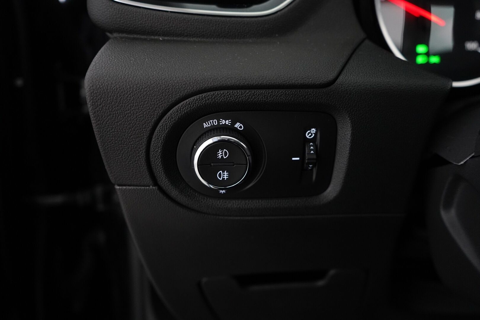 Opel Grandland X 2020 PHEV Executive 300 Turbo A8 AWD *Vakkari / 360 Kamera / Ilmastoidut penkit / S.Luukku / Carplay / Keyless / Blis* - KATSO POIKKEUSHINTA! / SOH 96.8% / Suomi-auto / Juuri huollettu ja katsastettu / Kahdet vanteet / 