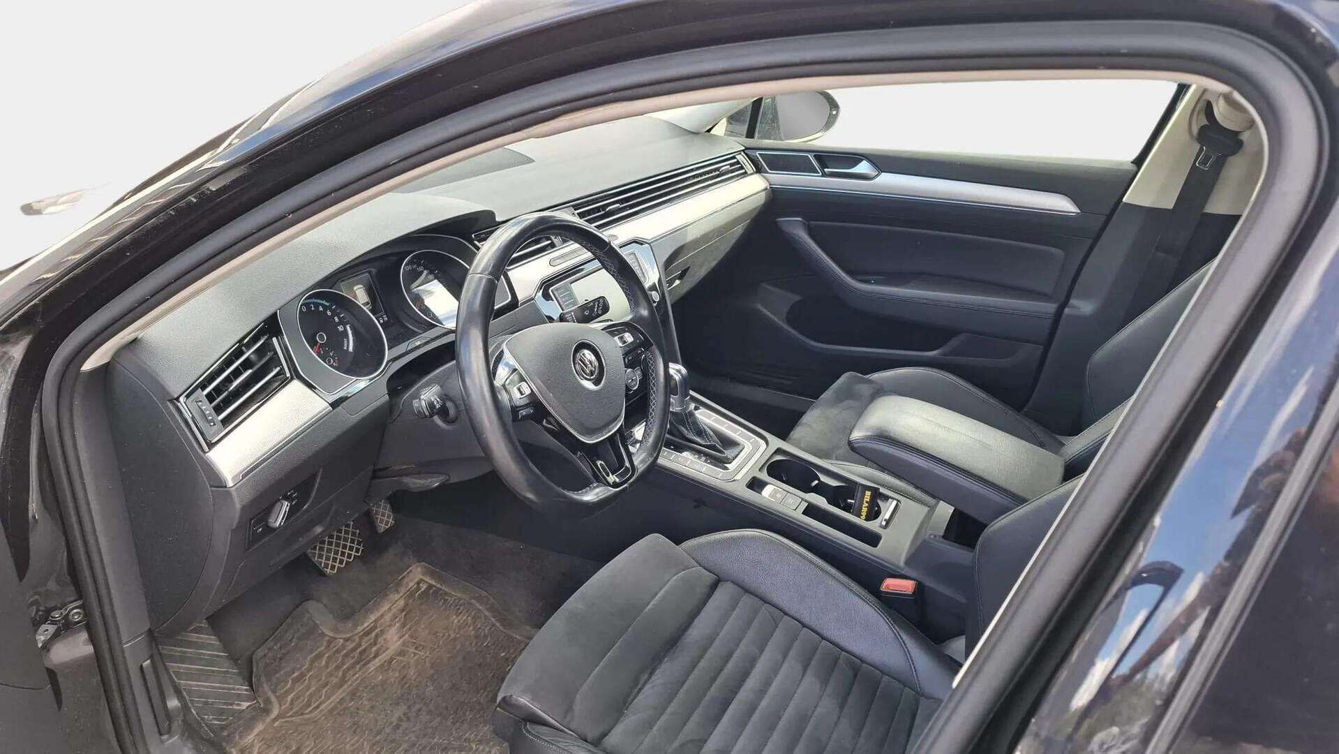 VOLKSWAGEN PASSAT 2017 1.4 Variant GTE Plug-In Hybrid | YritysOutlet - Myydään vain yrityksille | - | Adapt.vakkari | Koukku | Tutkat | Webasto | YritysOutlet - Myydään vain yrityksille |