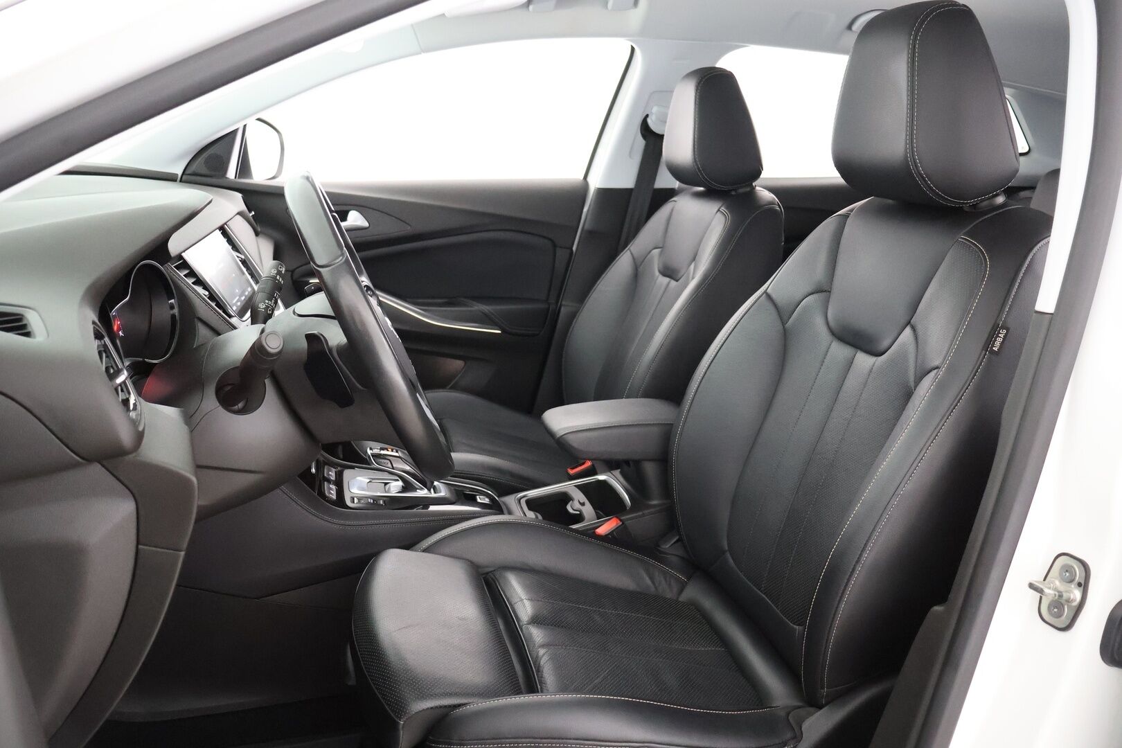 Opel Grandland X 2020 PHEV Executive 300 Turbo A8 AWD - P. Kamera | Ilmastoitu muistipenkki | Nahkasisusta | Koukku | 2x Renkaat | Juuri saapunut!