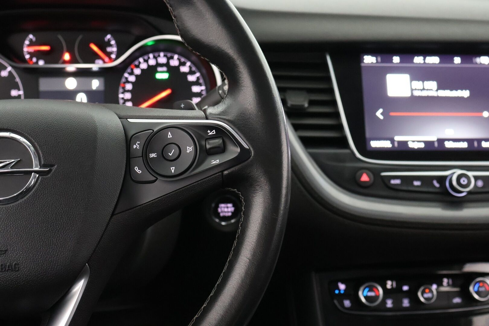 Opel Grandland X 2020 PHEV Executive 300 Turbo A8 AWD - P. Kamera | Ilmastoitu muistipenkki | Nahkasisusta | Koukku | 2x Renkaat | Juuri saapunut!