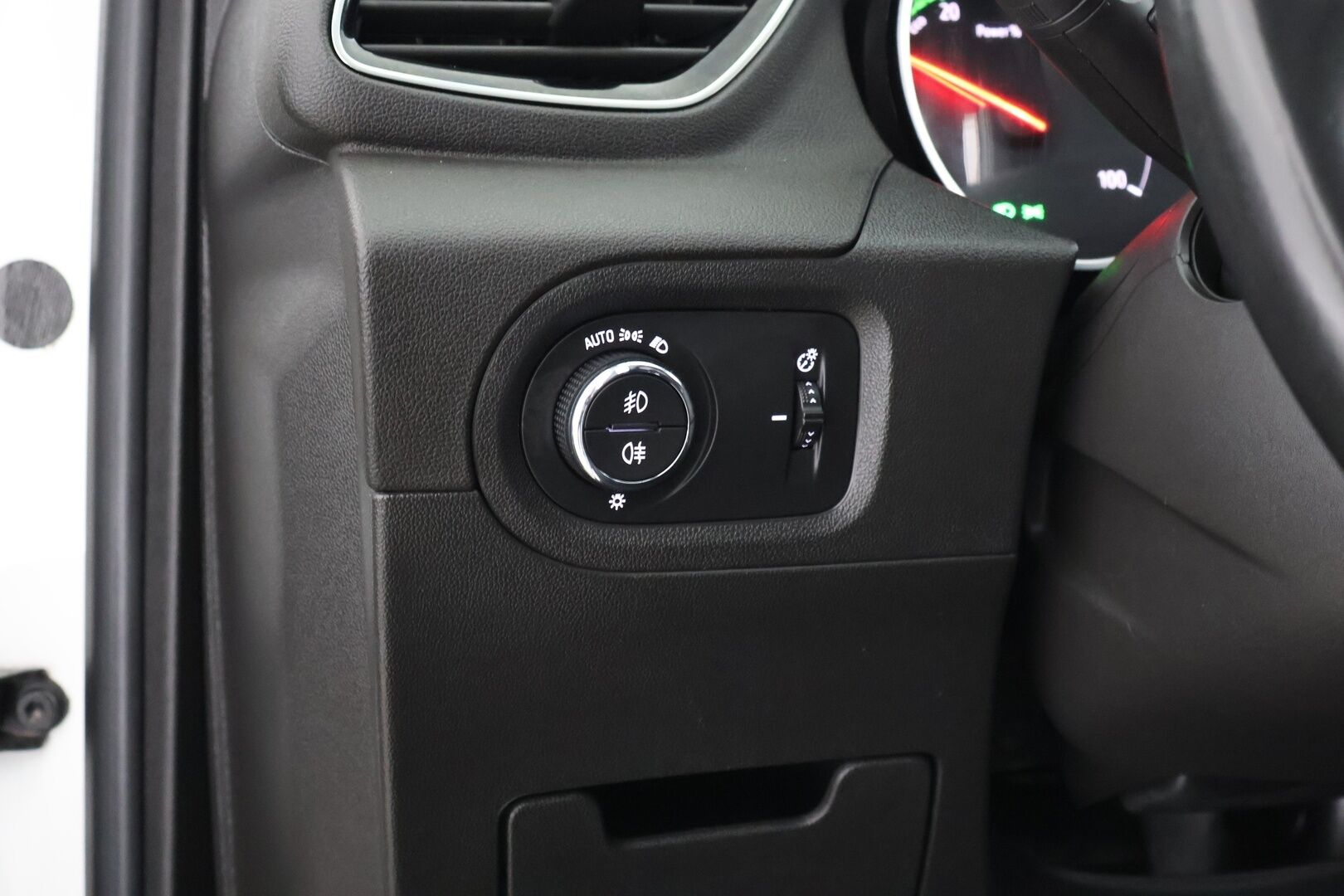 Opel Grandland X 2020 PHEV Executive 300 Turbo A8 AWD - P. Kamera | Ilmastoitu muistipenkki | Nahkasisusta | Koukku | 2x Renkaat | Juuri saapunut!
