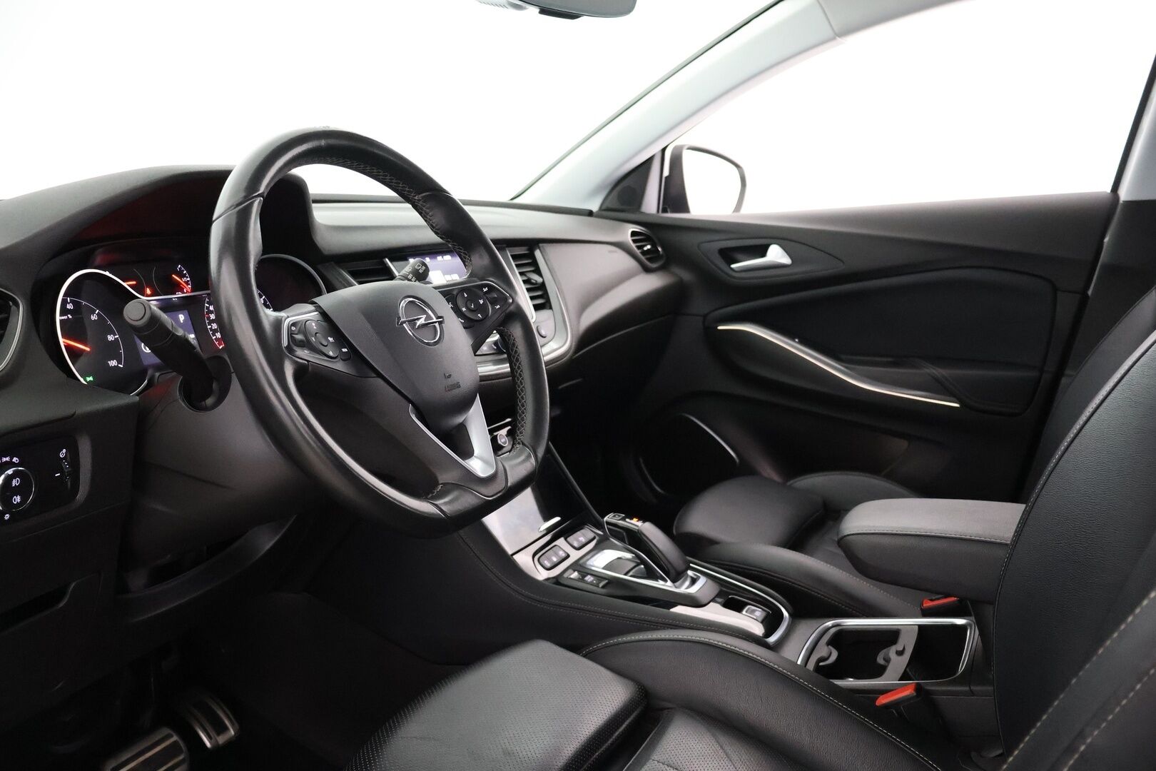 Opel Grandland X 2020 PHEV Executive 300 Turbo A8 AWD - P. Kamera | Ilmastoitu muistipenkki | Nahkasisusta | Koukku | 2x Renkaat | Juuri saapunut!