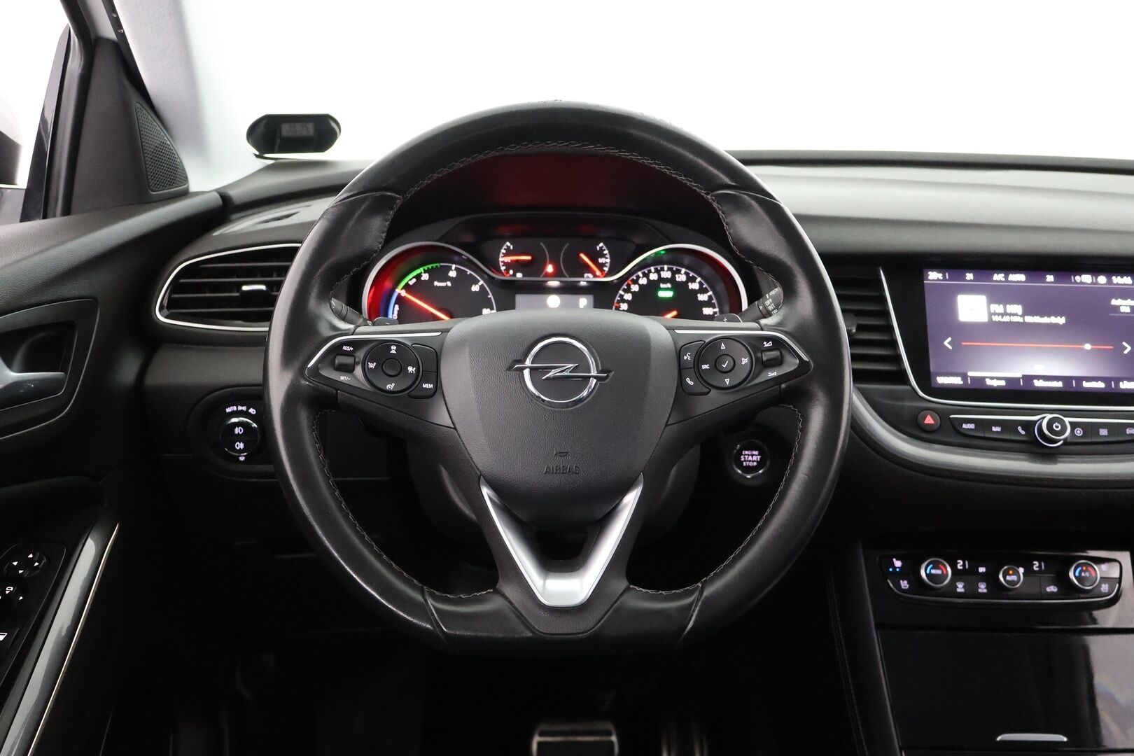 Opel Grandland X 2020 PHEV Executive 300 Turbo A8 AWD - P. Kamera | Ilmastoitu muistipenkki | Nahkasisusta | Koukku | 2x Renkaat | Juuri saapunut!