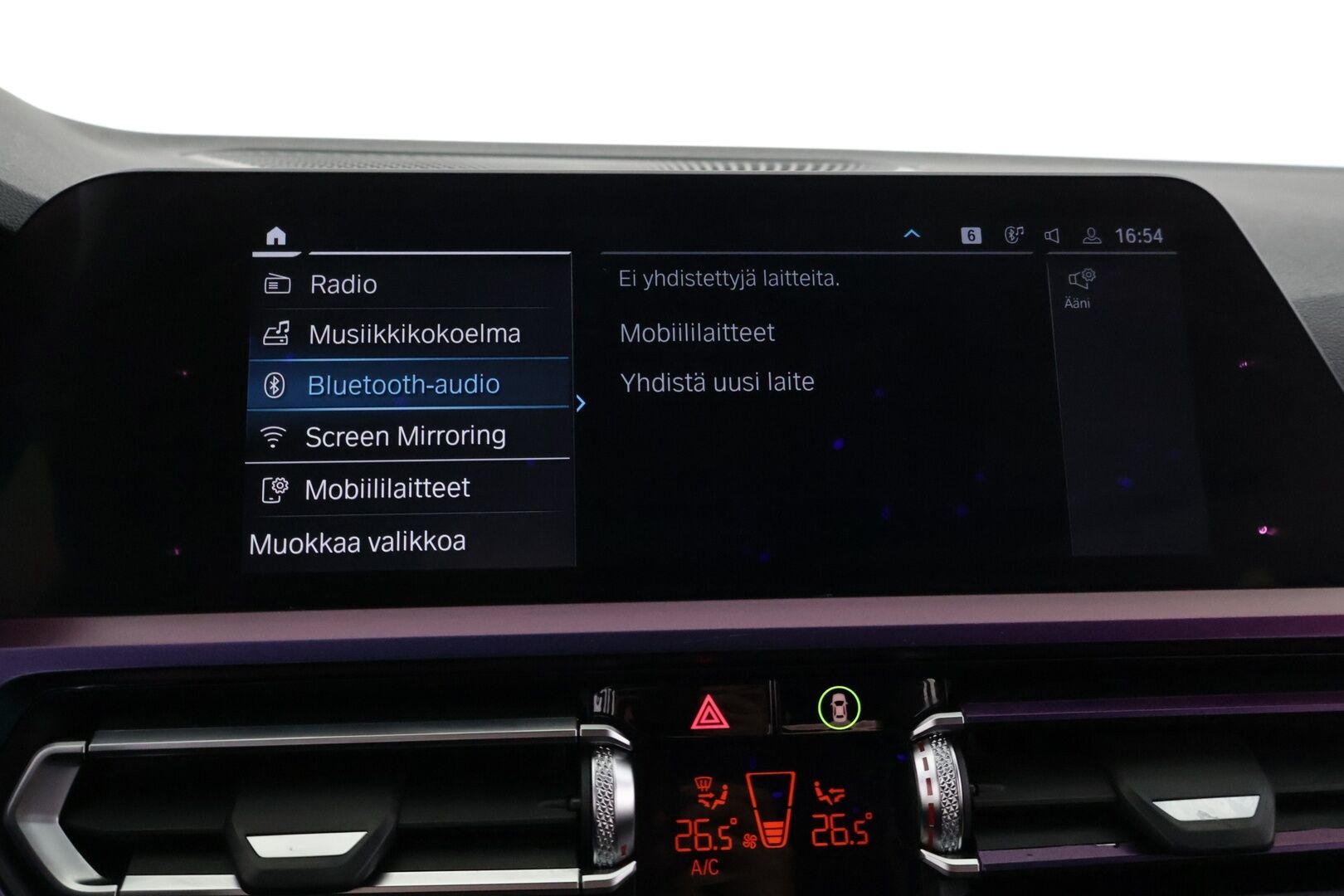 BMW 330 2019 G20 Sedan 330e A Charged Edition * M-Sport ulkonäkö / Tähtikatto / LED / ACC /  Apple&Andoird / Sport-Penkit / Ambient * - * Näyttävä Väri / 19'' erikoisvanteet * 