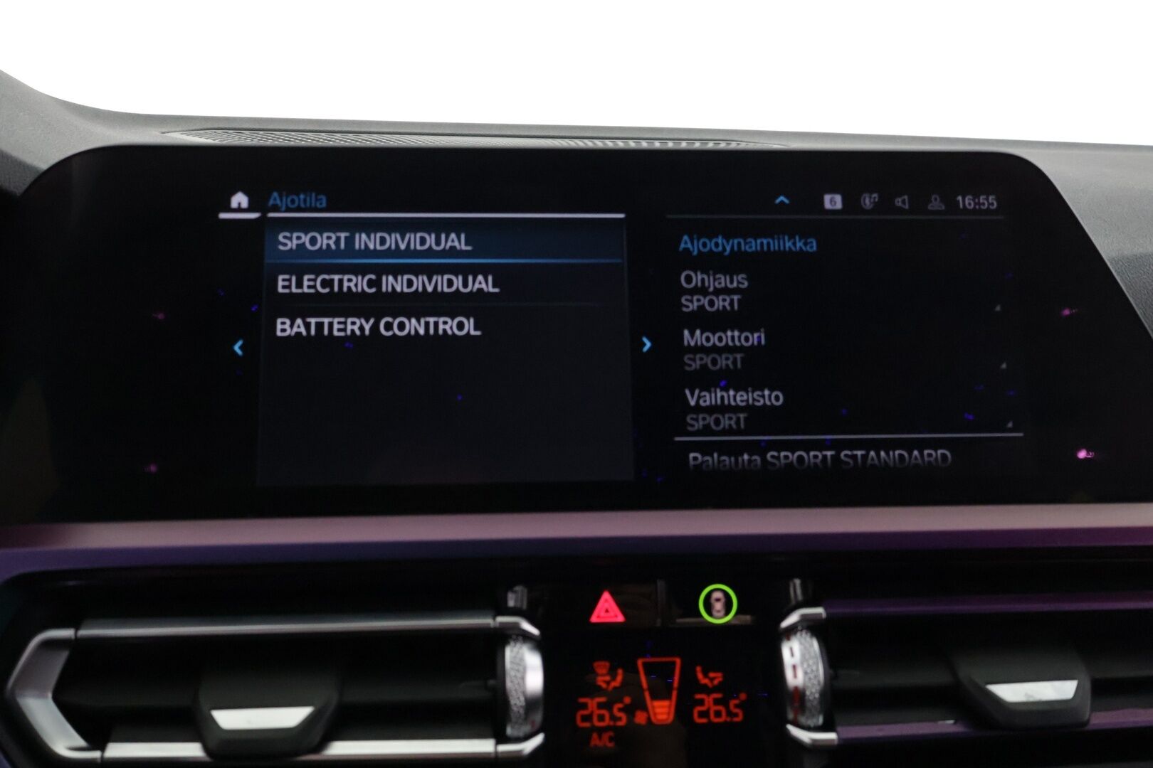 BMW 330 2019 G20 Sedan 330e A Charged Edition * M-Sport ulkonäkö / Tähtikatto / LED / ACC /  Apple&Andoird / Sport-Penkit / Ambient * - * Näyttävä Väri / 19'' erikoisvanteet * 