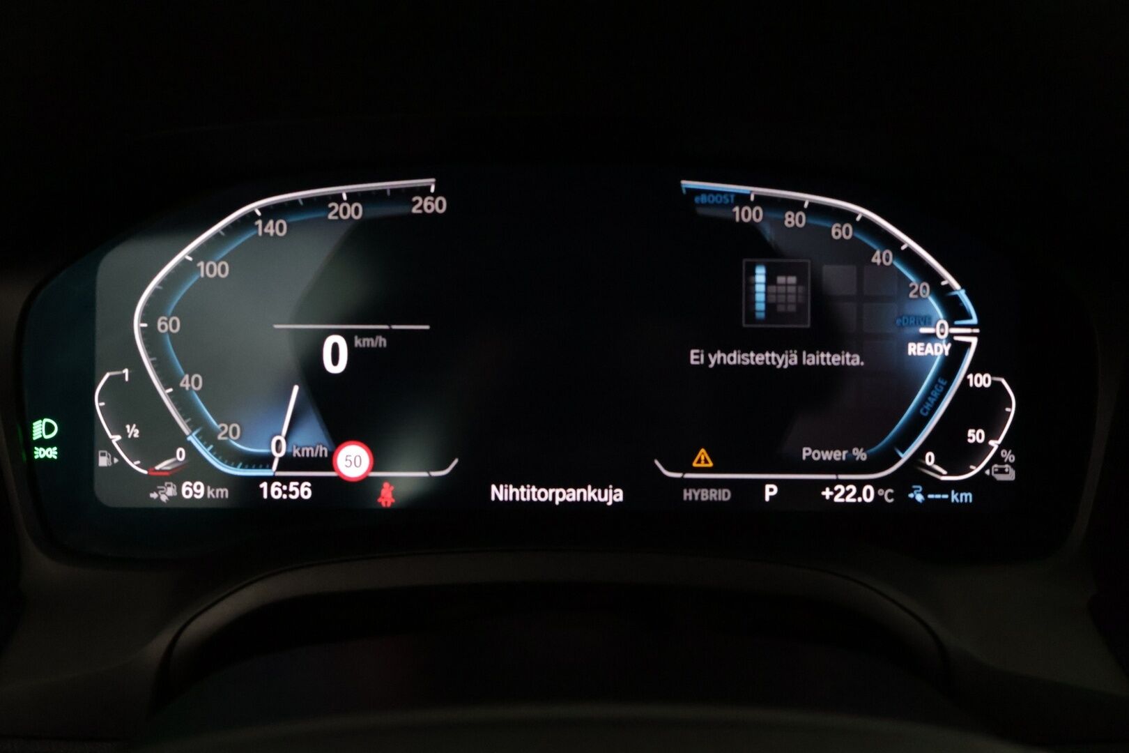 BMW 330 2019 G20 Sedan 330e A Charged Edition * M-Sport ulkonäkö / Tähtikatto / LED / ACC /  Apple&Andoird / Sport-Penkit / Ambient * - * Näyttävä Väri / 19'' erikoisvanteet * 