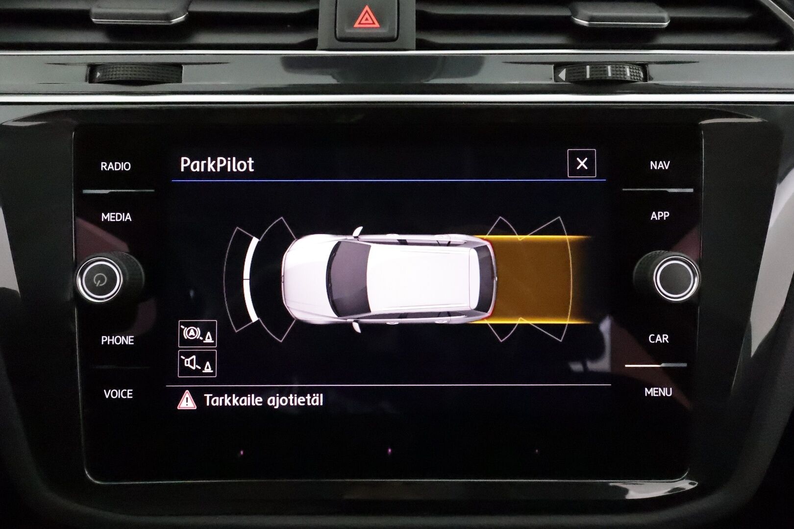 Volkswagen Tiguan 2020 R-Line 2,0 TDI SCR 110 kW 4MOTION DSG * Webasto / Koukku / Adapt.Vakkari / LED / Navi / Digimittari / Kangas-Alcantara - Suomi-auto / Kahdet Renkaat
