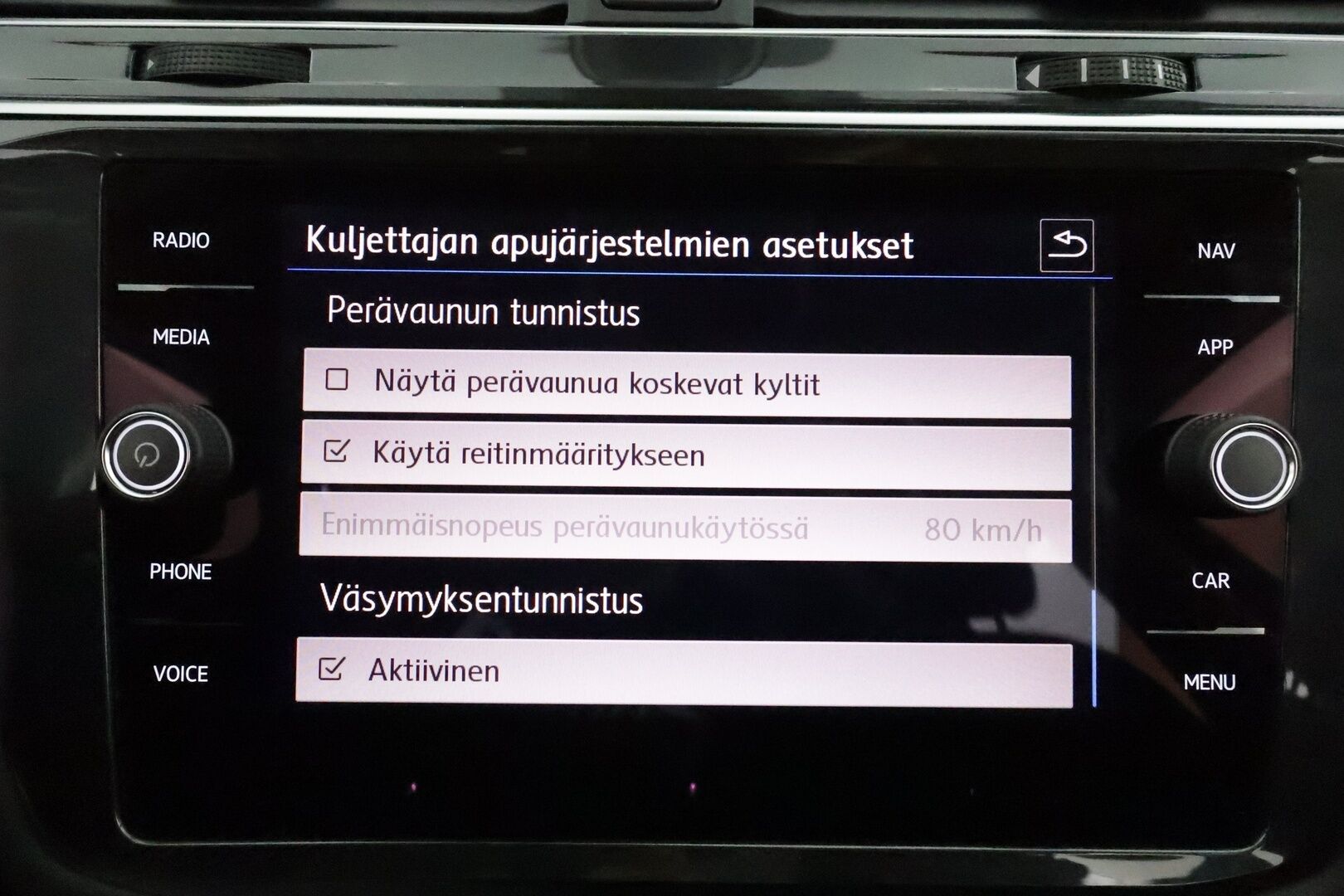 Volkswagen Tiguan 2020 R-Line 2,0 TDI SCR 110 kW 4MOTION DSG * Webasto / Koukku / Adapt.Vakkari / LED / Navi / Digimittari / Kangas-Alcantara - Suomi-auto / Kahdet Renkaat