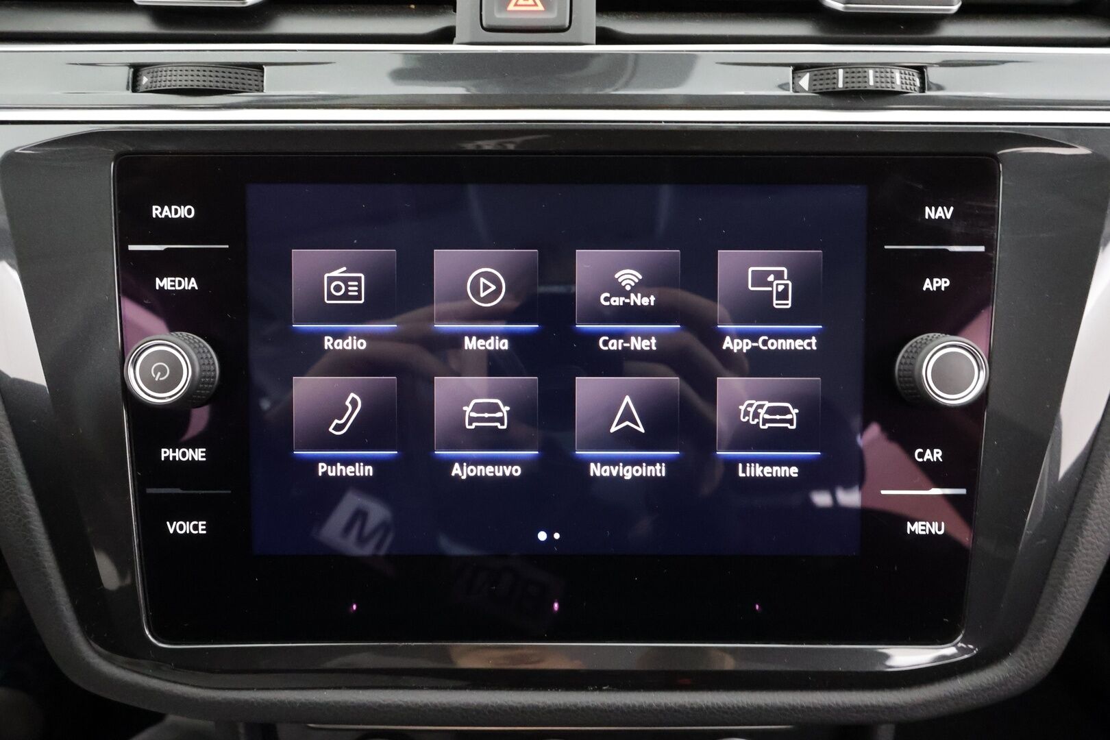 Volkswagen Tiguan 2020 R-Line 2,0 TDI SCR 110 kW 4MOTION DSG * Webasto / Koukku / Adapt.Vakkari / LED / Navi / Digimittari / Kangas-Alcantara - Suomi-auto / Kahdet Renkaat