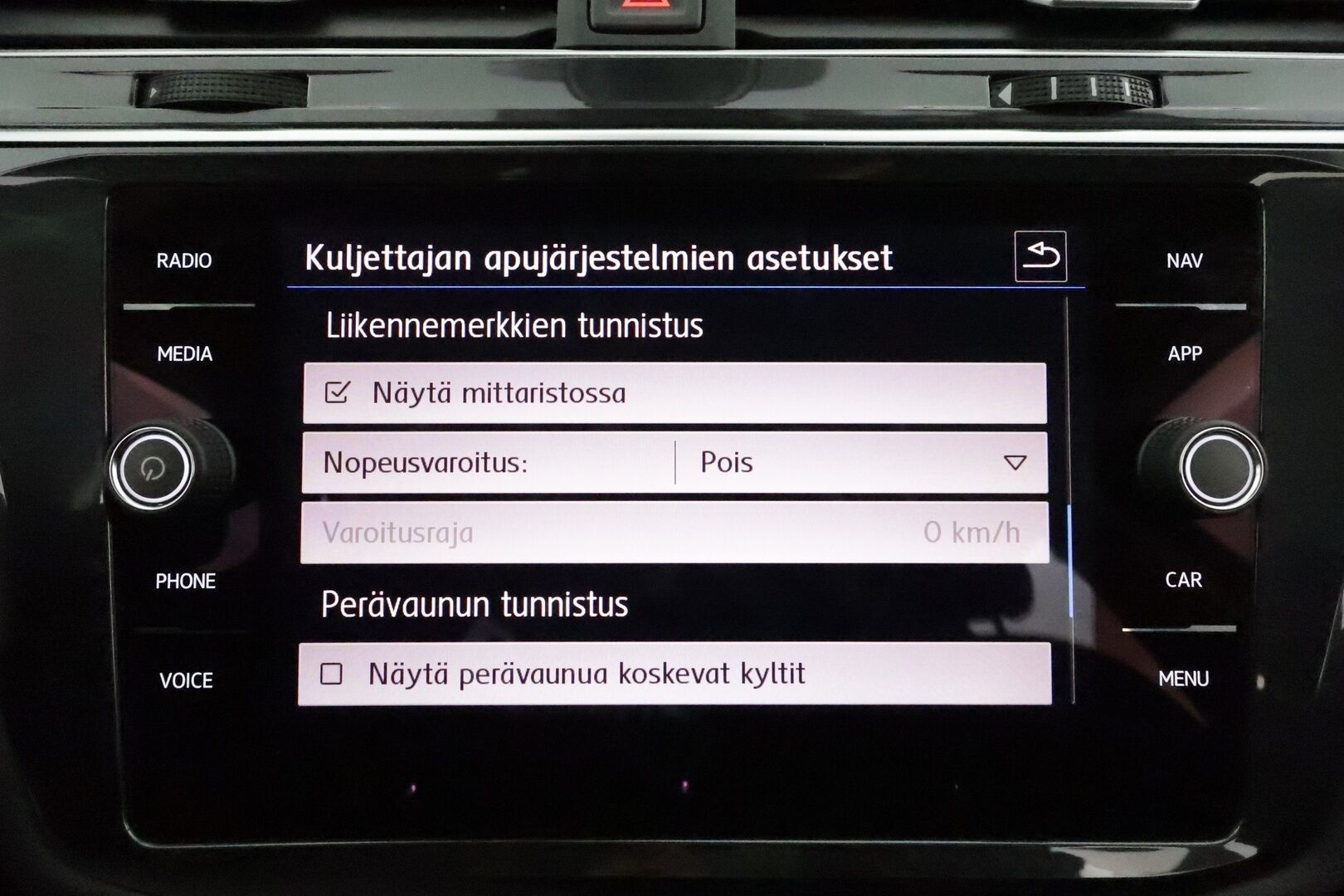 Volkswagen Tiguan 2020 R-Line 2,0 TDI SCR 110 kW 4MOTION DSG * Webasto / Koukku / Adapt.Vakkari / LED / Navi / Digimittari / Kangas-Alcantara - Suomi-auto / Kahdet Renkaat