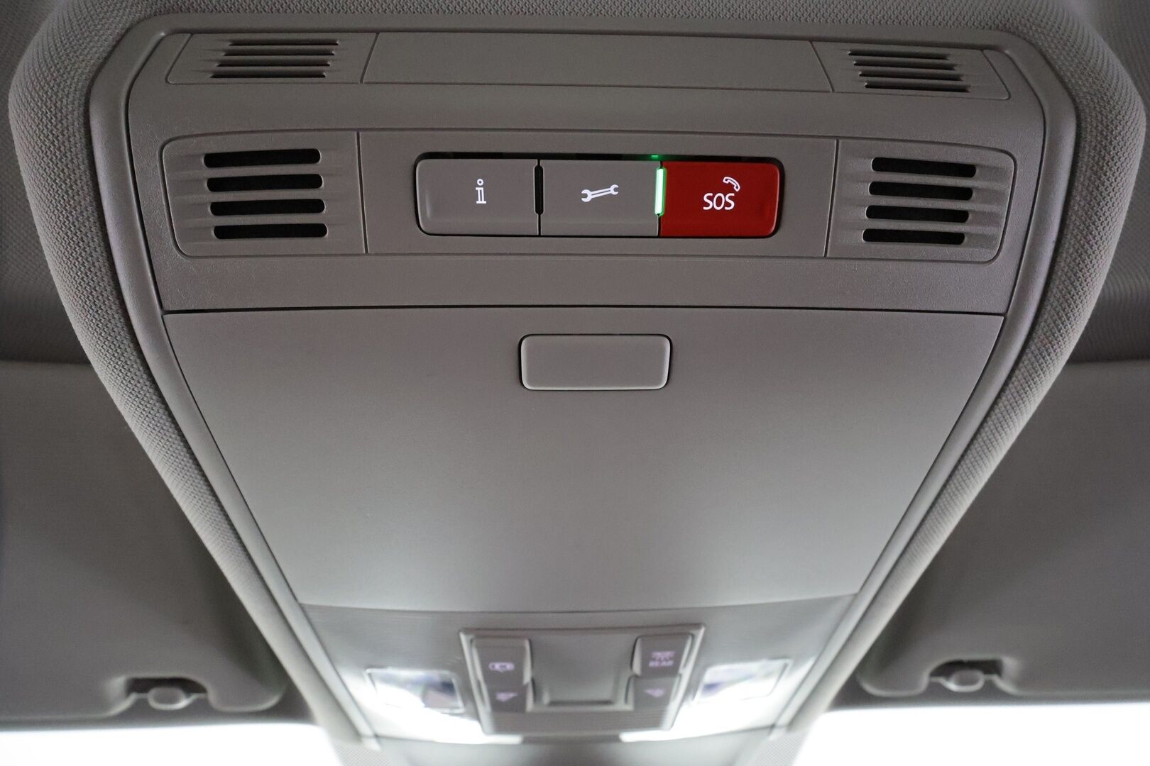 Volkswagen Tiguan 2020 R-Line 2,0 TDI SCR 110 kW 4MOTION DSG * Webasto / Koukku / Adapt.Vakkari / LED / Navi / Digimittari / Kangas-Alcantara - Suomi-auto / Kahdet Renkaat / Juuri tullut Tampereelle! - HULLU BLACKWEEK KORKOTARJOUS 2,49%