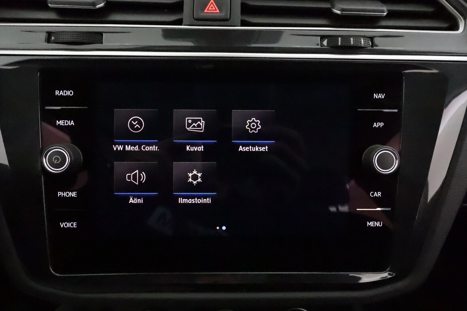 Volkswagen Tiguan 2020 R-Line 2,0 TDI SCR 110 kW 4MOTION DSG * Webasto / Koukku / Adapt.Vakkari / LED / Navi / Digimittari / Kangas-Alcantara - Suomi-auto / Kahdet Renkaat