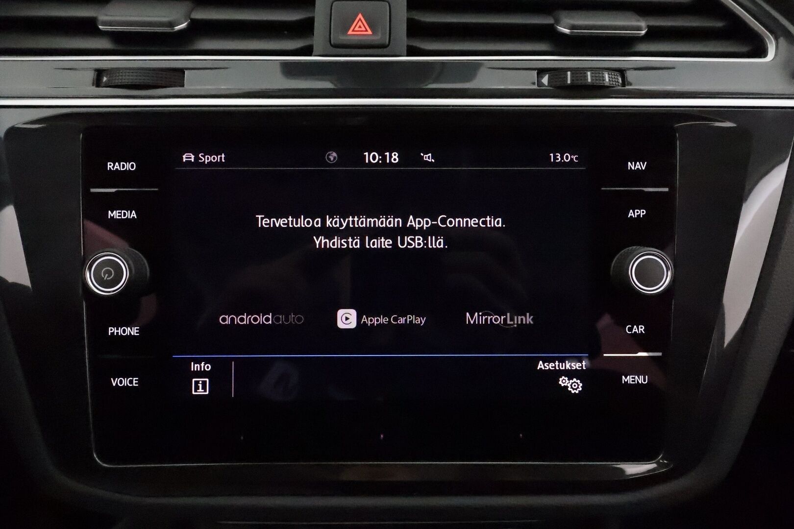 Volkswagen Tiguan 2020 R-Line 2,0 TDI SCR 110 kW 4MOTION DSG * Webasto / Koukku / Adapt.Vakkari / LED / Navi / Digimittari / Kangas-Alcantara - Suomi-auto / Kahdet Renkaat