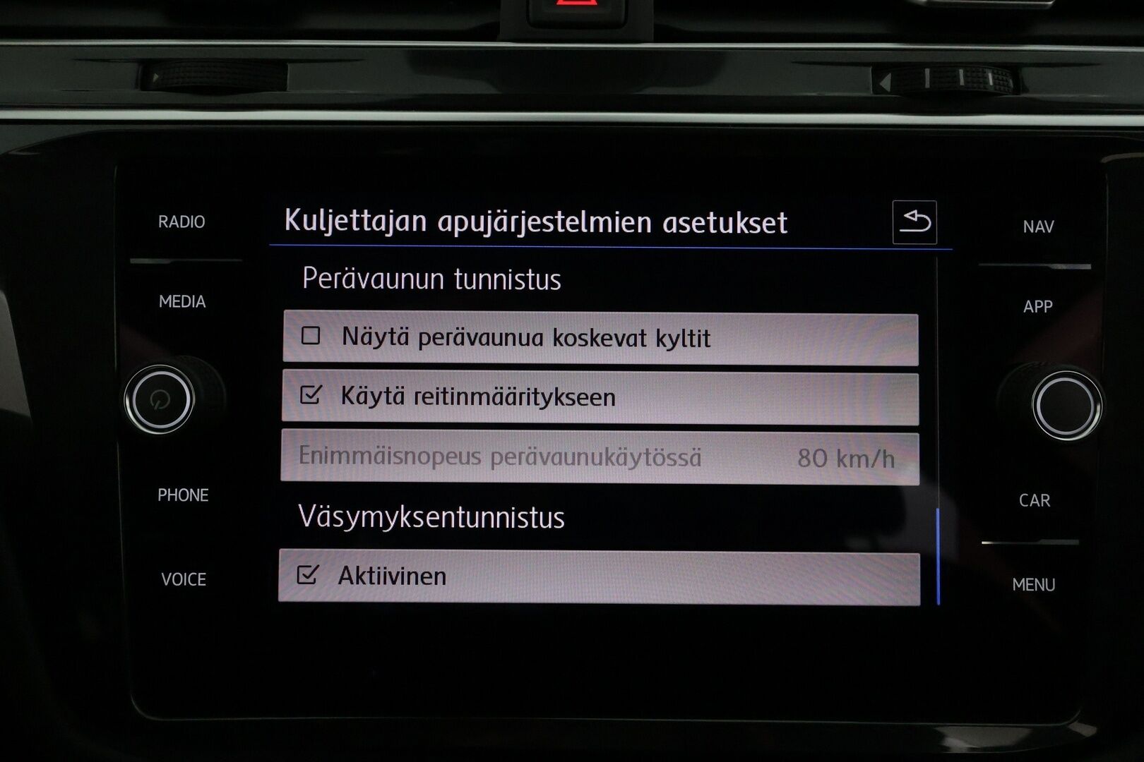 Volkswagen Tiguan 2020 R-Line 2,0 TDI SCR 110 kW 4MOTION DSG * Webasto / Koukku / Adapt.Vakkari / LED / Navi / Digimittari / Kangas-Alcantara - Suomi-auto / Kahdet Renkaat