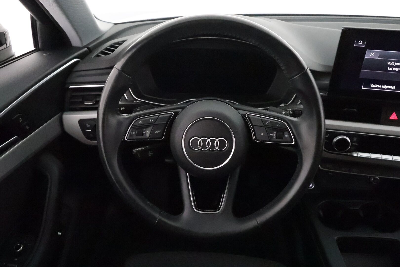 Audi A4 2020 Avant Business Advanced 45 TFSI 180 kW MHEV quattro S tronic **Webasto / Vakkari / Digimittaristo / KeylessGo / Navi** - 3,99 % KORKOTARJOUS TÄHÄN AUTOON - Suomi-auto / Kahdet renkaat aluvanteilla