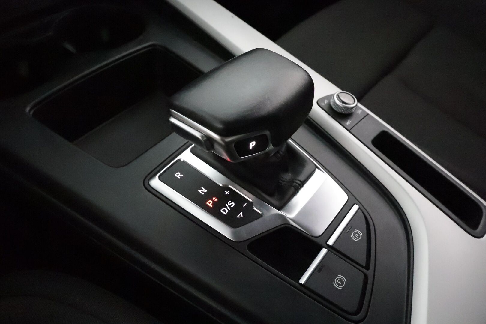 Audi A4 2020 Avant Business Advanced 45 TFSI 180 kW MHEV quattro S tronic **Webasto / Vakkari / Digimittaristo / KeylessGo / Navi** - 3,99 % KORKOTARJOUS TÄHÄN AUTOON - Suomi-auto / Kahdet renkaat aluvanteilla