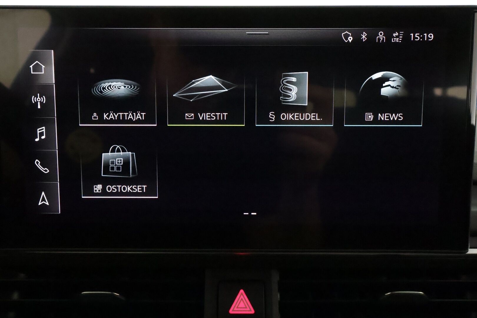 Audi A4 2020 Avant Business Advanced 45 TFSI 180 kW MHEV quattro S tronic **Webasto / Vakkari / Digimittaristo / KeylessGo / Navi** - 3,99 % KORKOTARJOUS TÄHÄN AUTOON - Suomi-auto / Kahdet renkaat aluvanteilla