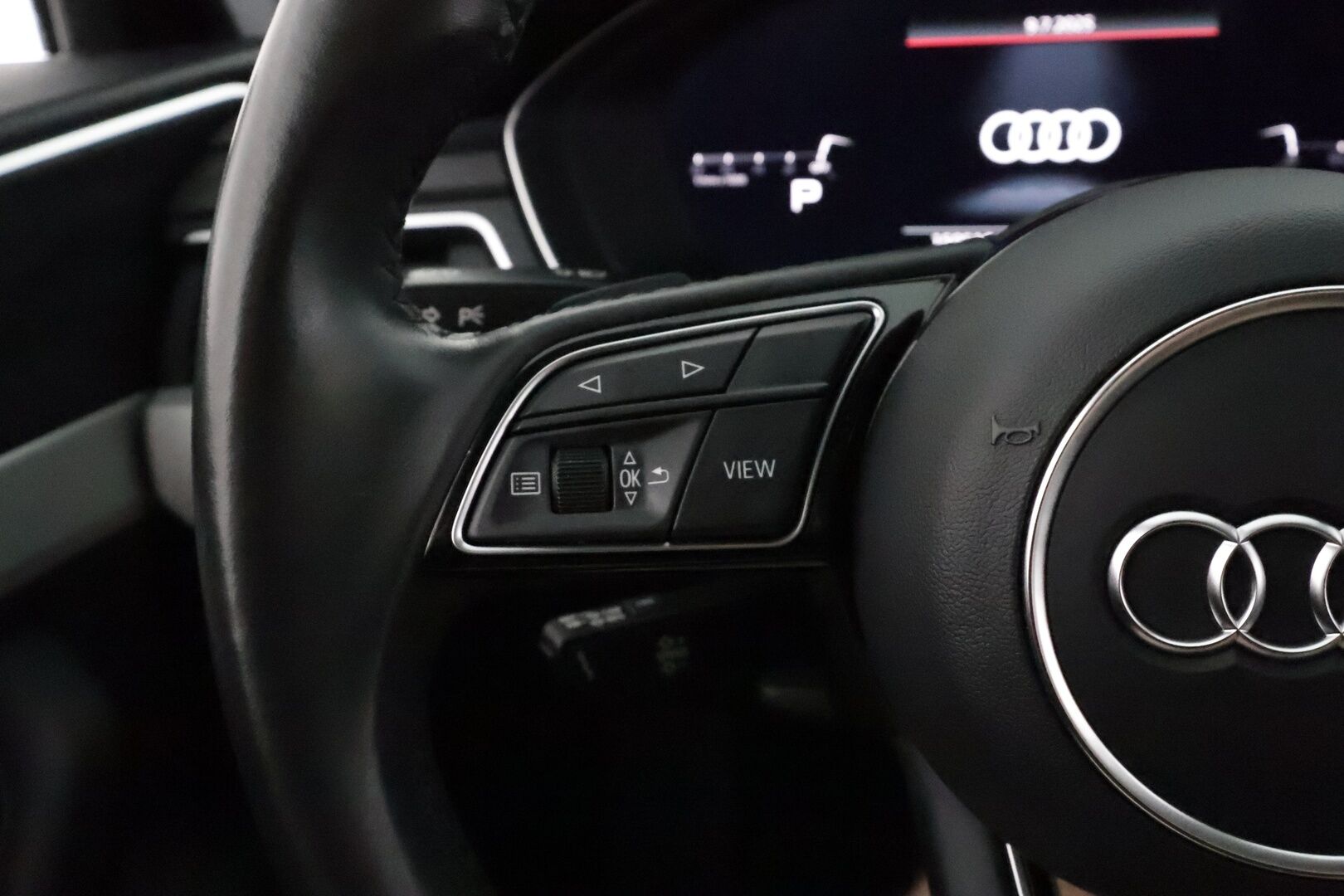 Audi A4 2020 Avant Business Advanced 45 TFSI 180 kW MHEV quattro S tronic **Webasto / Vakkari / Digimittaristo / KeylessGo / Navi** - 3,99 % KORKOTARJOUS TÄHÄN AUTOON - Suomi-auto / Kahdet renkaat aluvanteilla