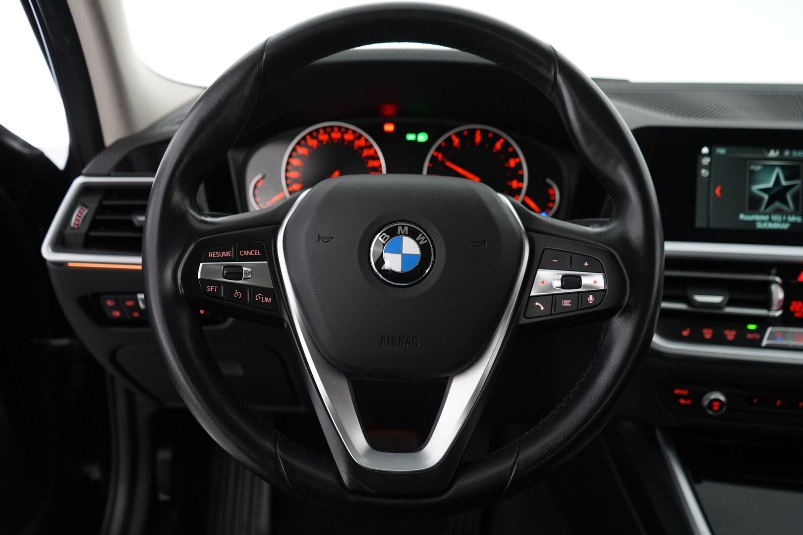BMW 320 2020 G20 Sedan Business Sport A - | Suomi- auto | Kahdet renkaat aluvantein | Juuri katsastettu ja huollettu | Vakkari | Tutkat | Lohkolämmitin | Koukku | Sporttipenkit |